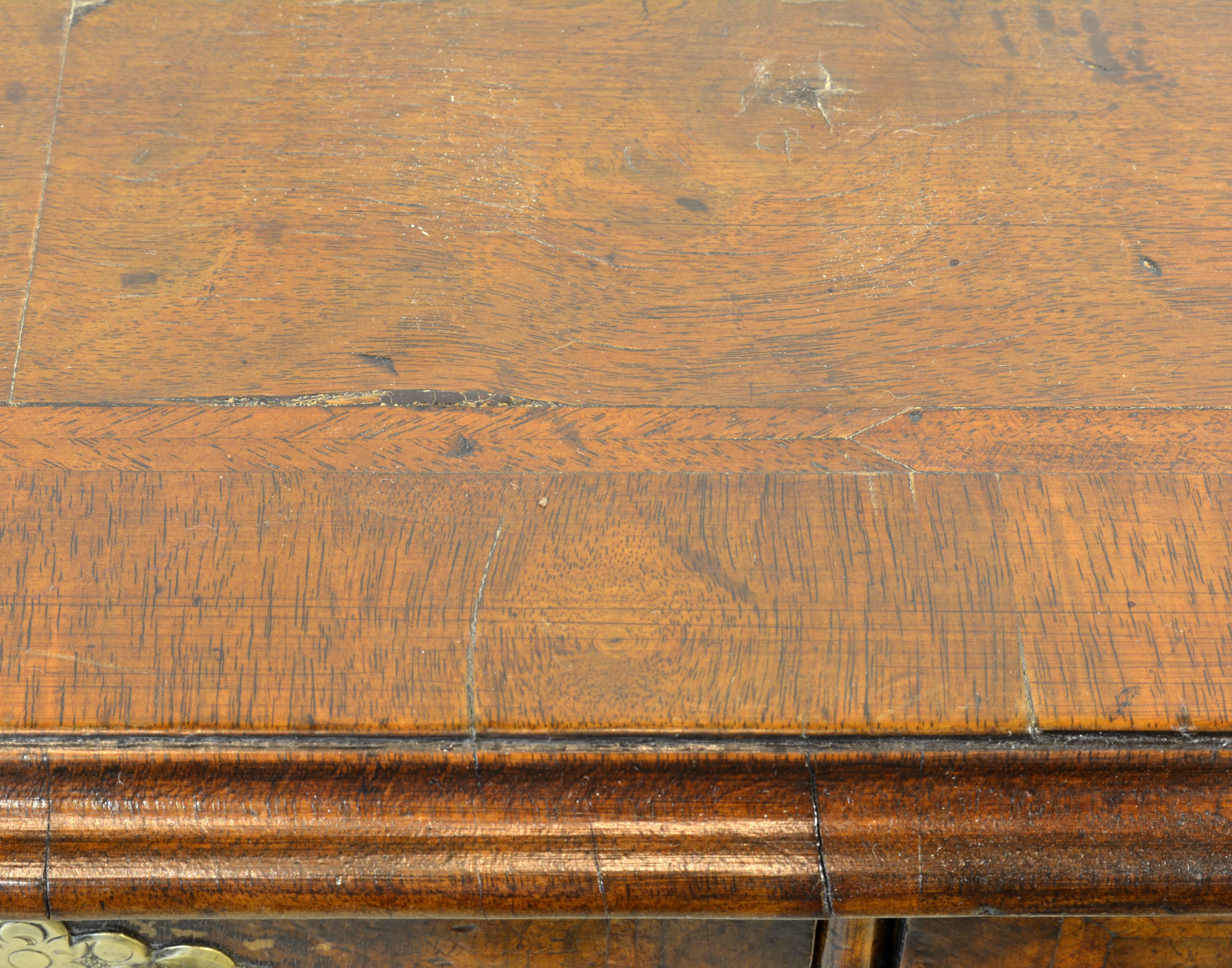 Lovely 18th Century English Queen Anne Three-Drawer Walnut Dressing Table 1