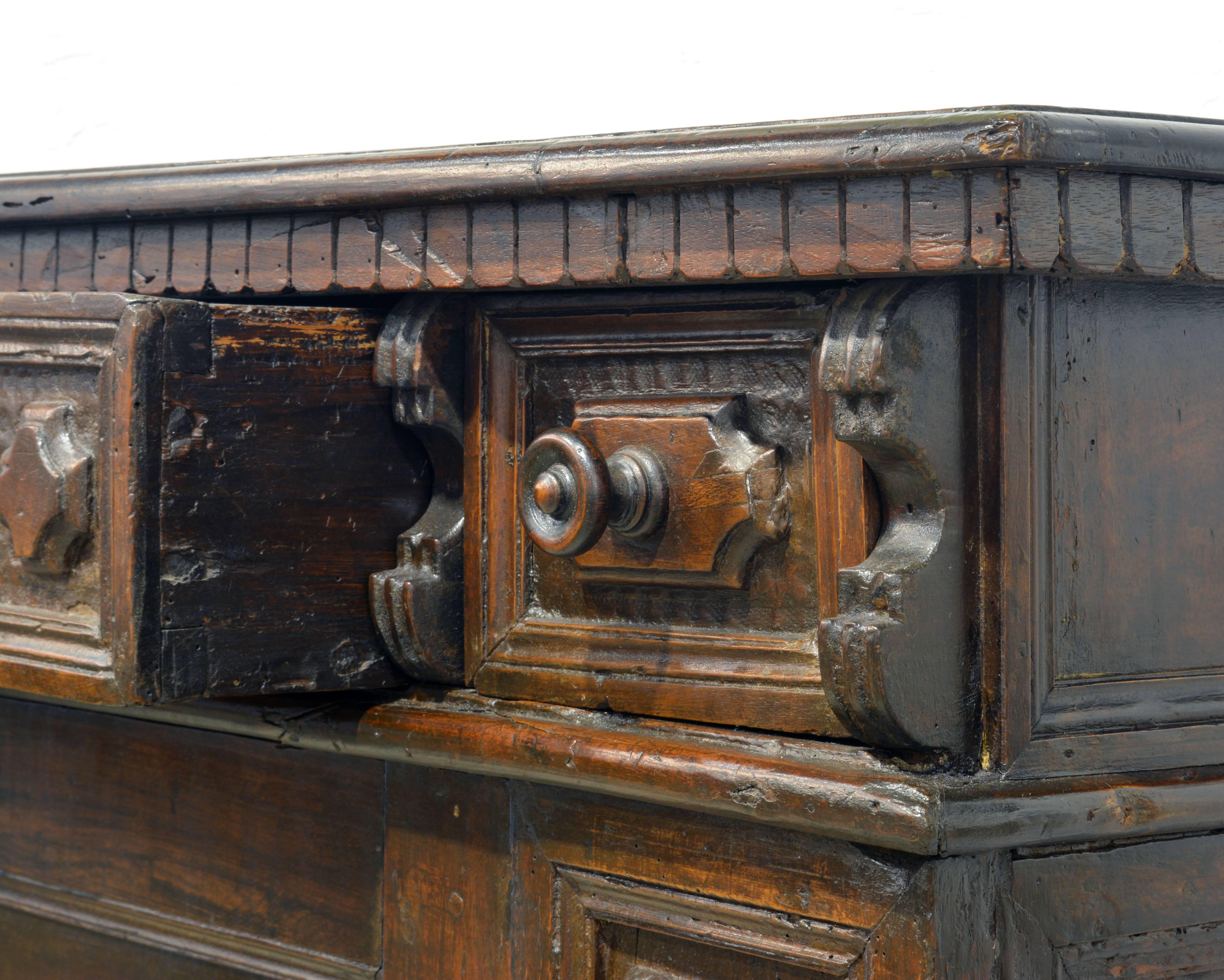 17th Century Richly Carved Italian Baroque Walnut Credenza or Buffet In Good Condition In Ft. Lauderdale, FL