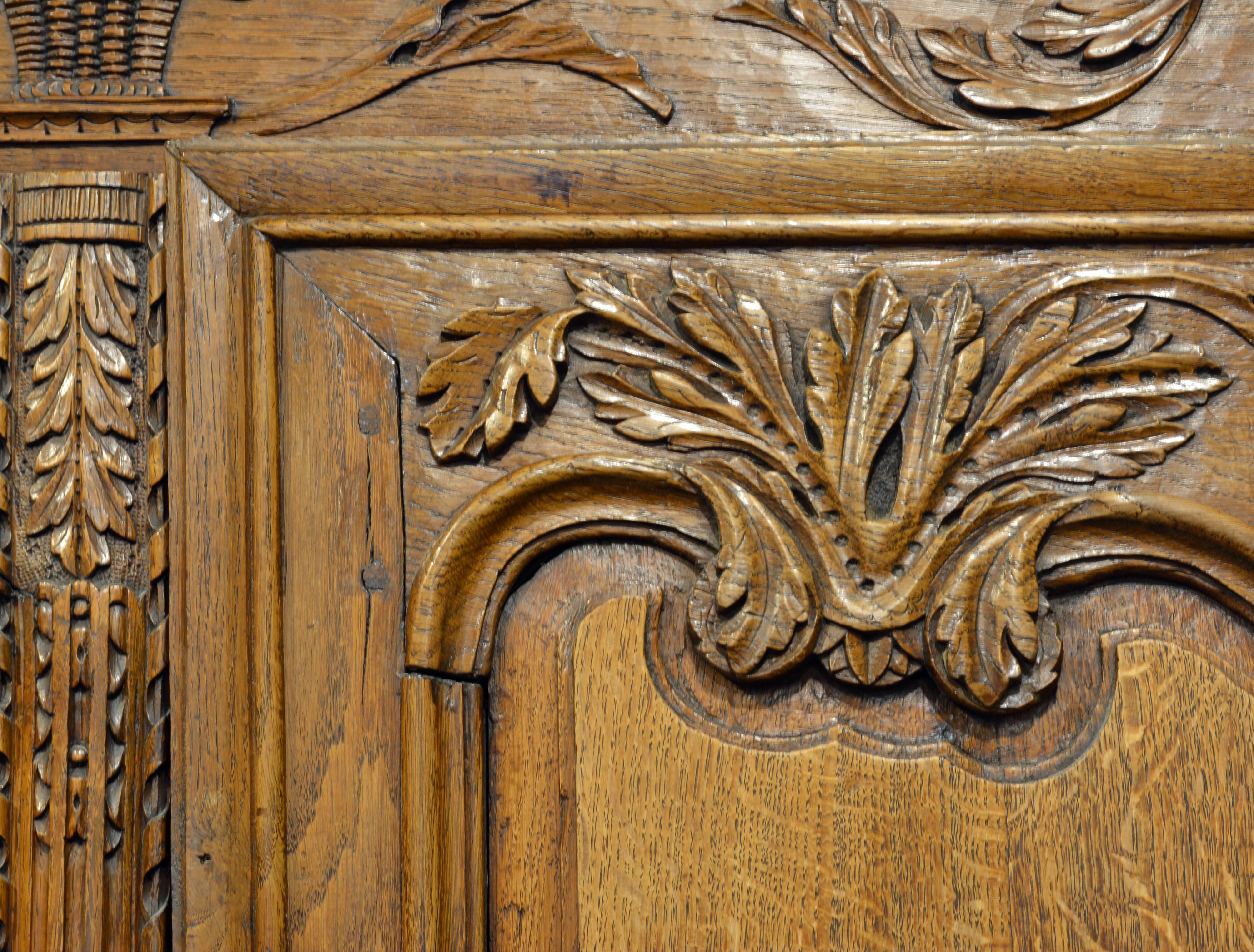 18th Century French Provincial Louis XV Style Carved Oak Wood Wedding Armoire In Good Condition In Ft. Lauderdale, FL