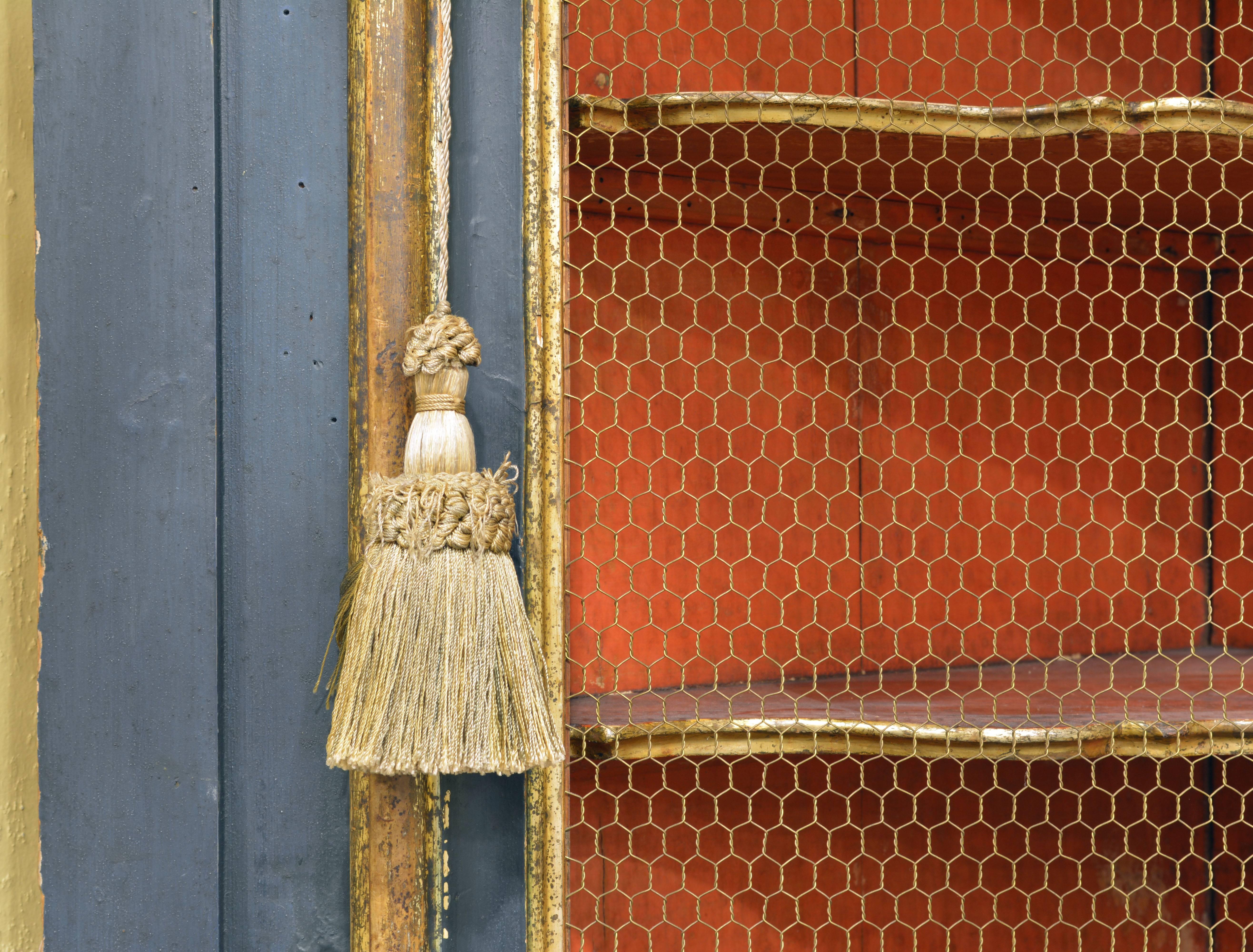 Metal Charming 18th Century Italian Late Baroque Paint & Gilt Mesh Door Corner Cabinet