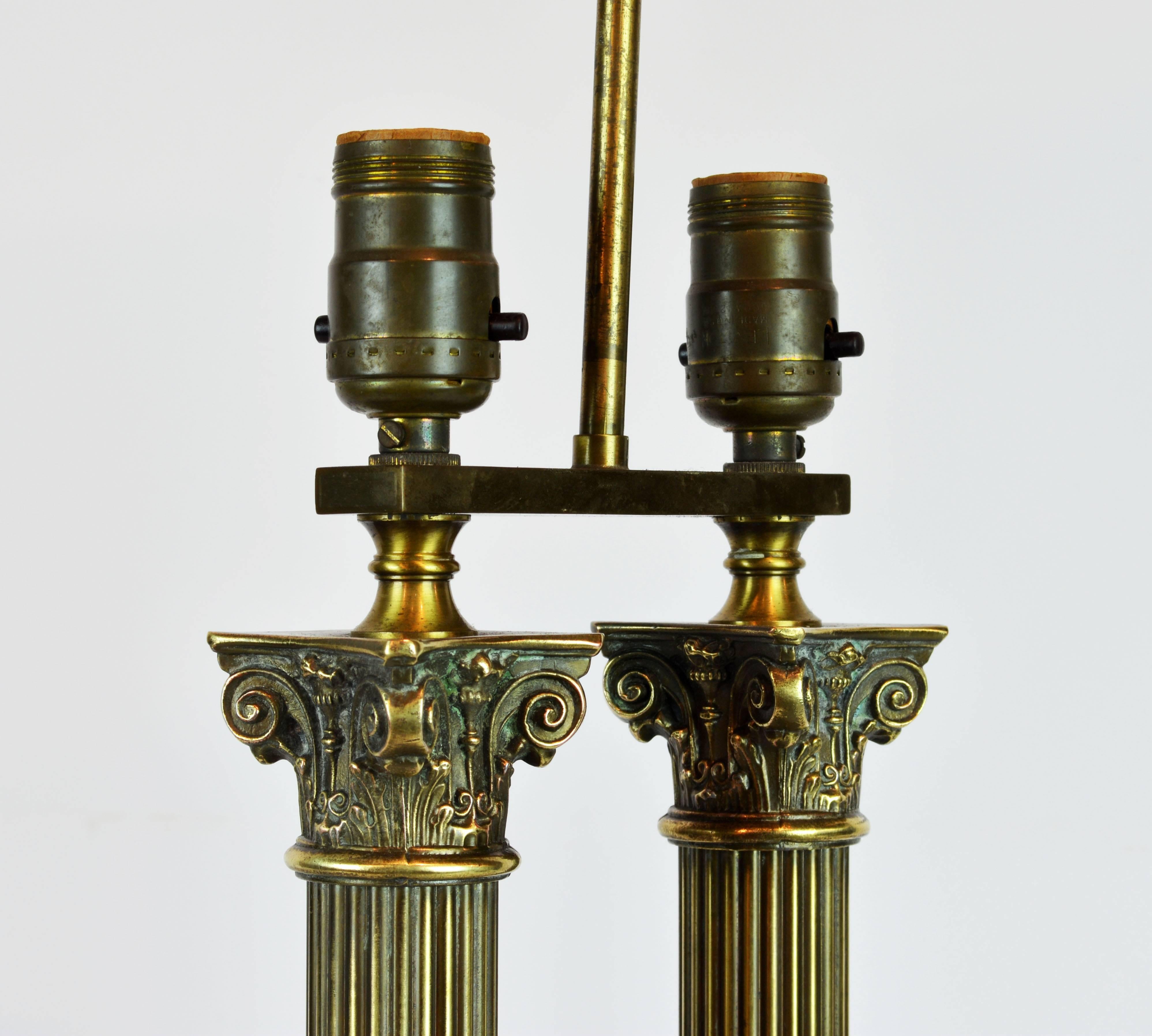 Distinguished Bronze and Marble Twin Corinthian Columns Gentleman's Desk Lamp 2