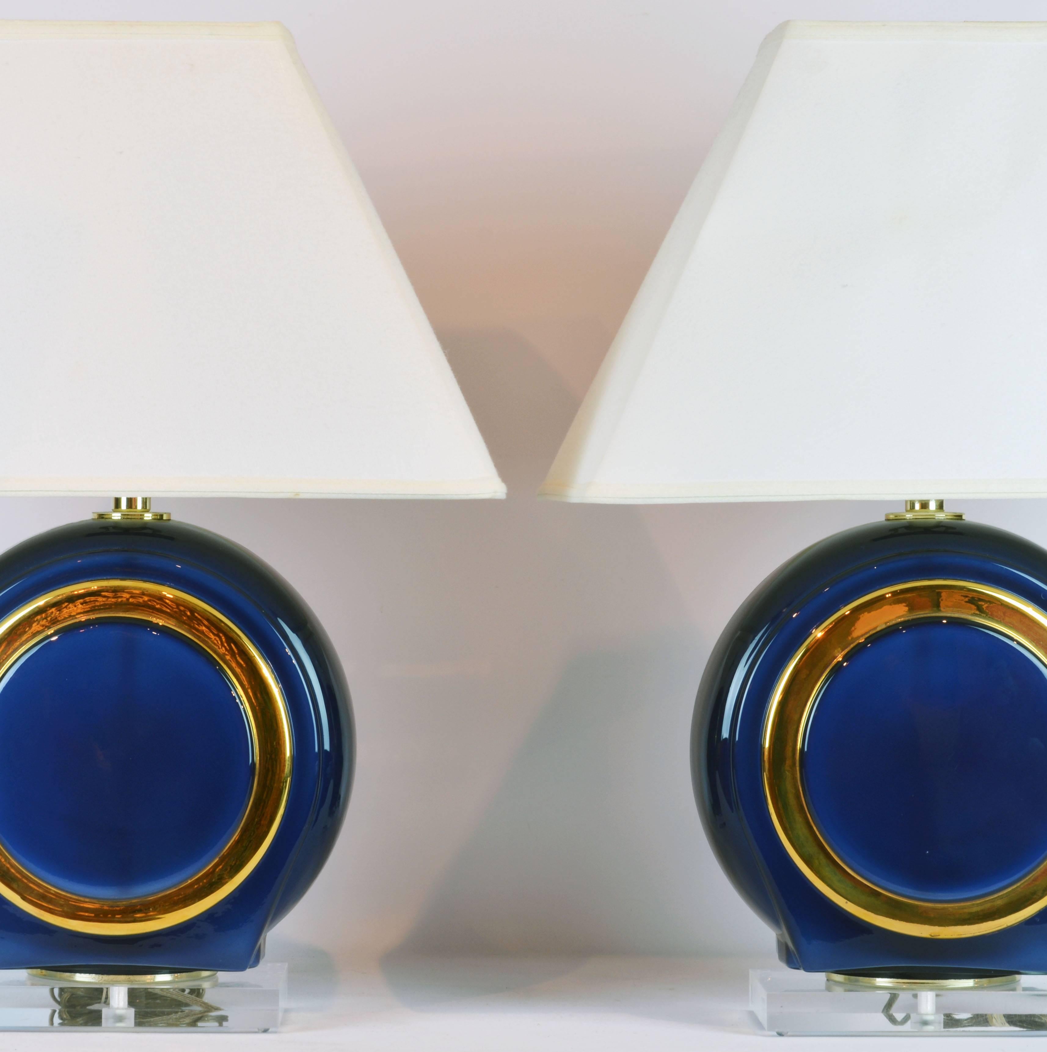 Pair of Classy Mid-Century Modern Cobalt Blue and Gilt Glass Lamps, Lucite Bases 5