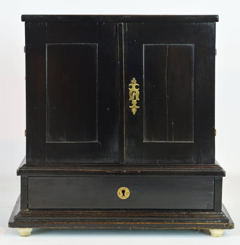 Superior 19th Century Neoclassical Ebonized and Ivory Inlaid Table Cabinet In Good Condition In Ft. Lauderdale, FL