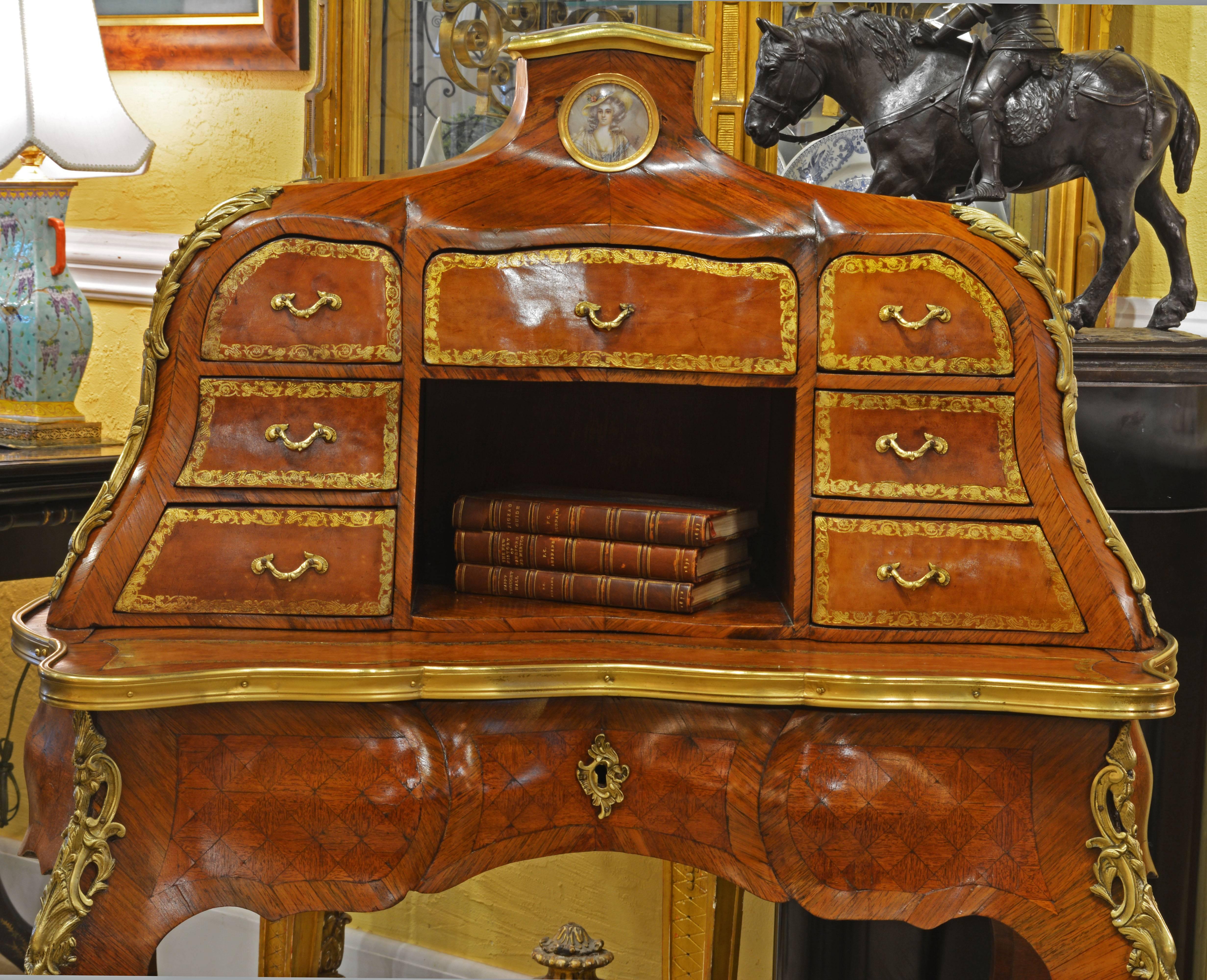 19th Century Louis XV Style Bombe Marquetry and Ormolu-Mounted Bureau a Gradin In Good Condition In Ft. Lauderdale, FL