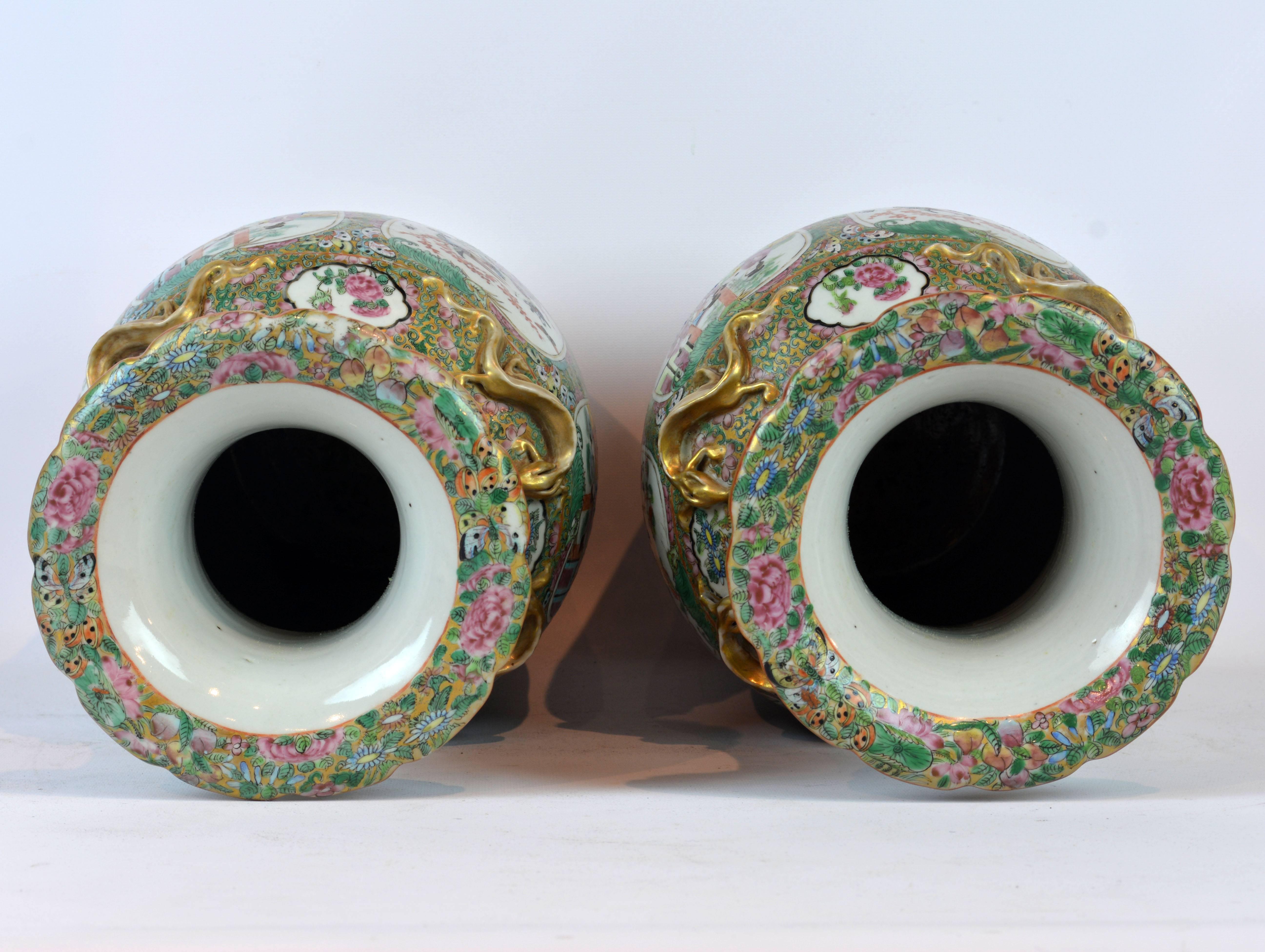 Pair of Lovely Chinese 19th Century Rose Medallion Vases with Gilt Lizards 2