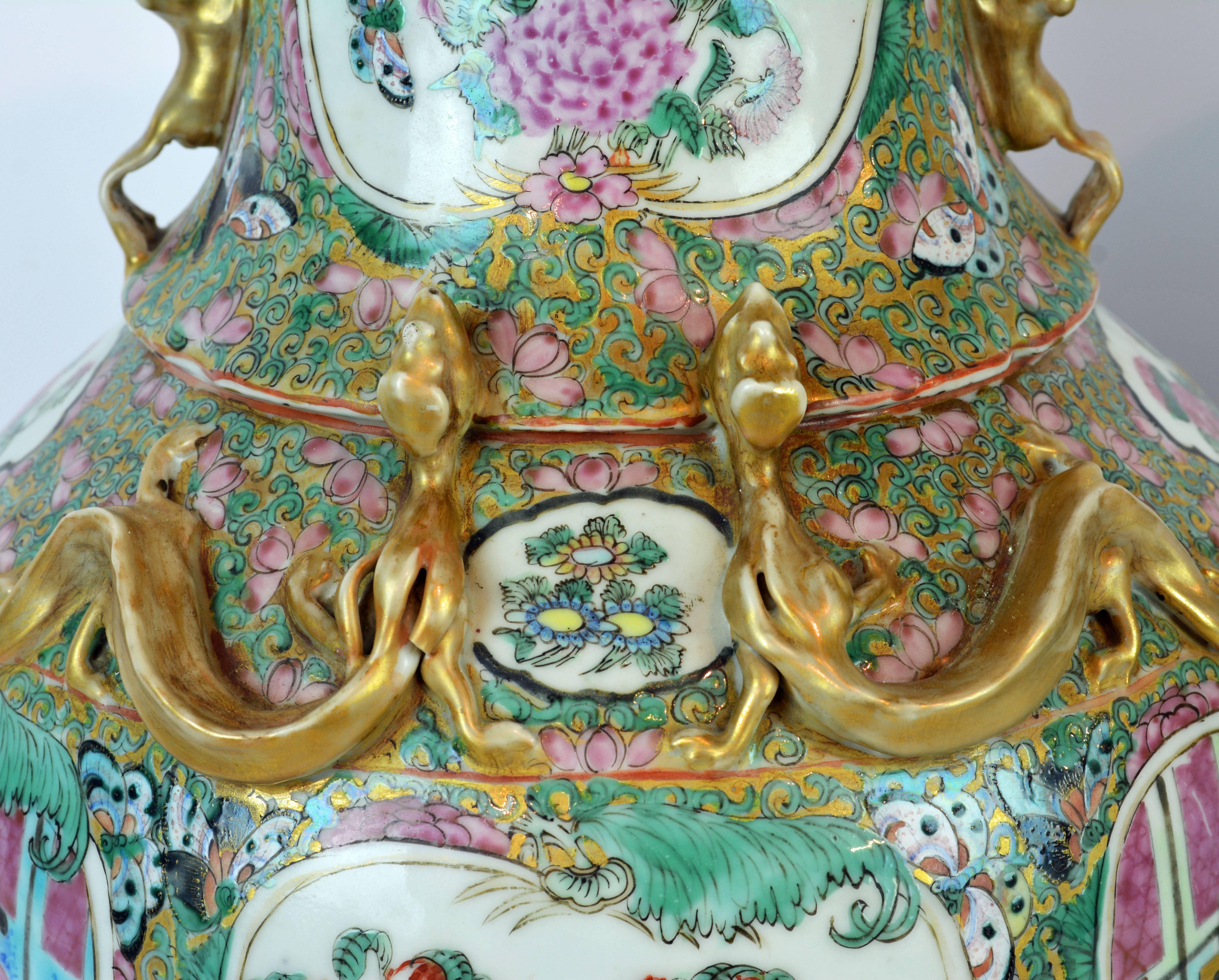 Enameled Pair of Lovely Chinese 19th Century Rose Medallion Vases with Gilt Lizards