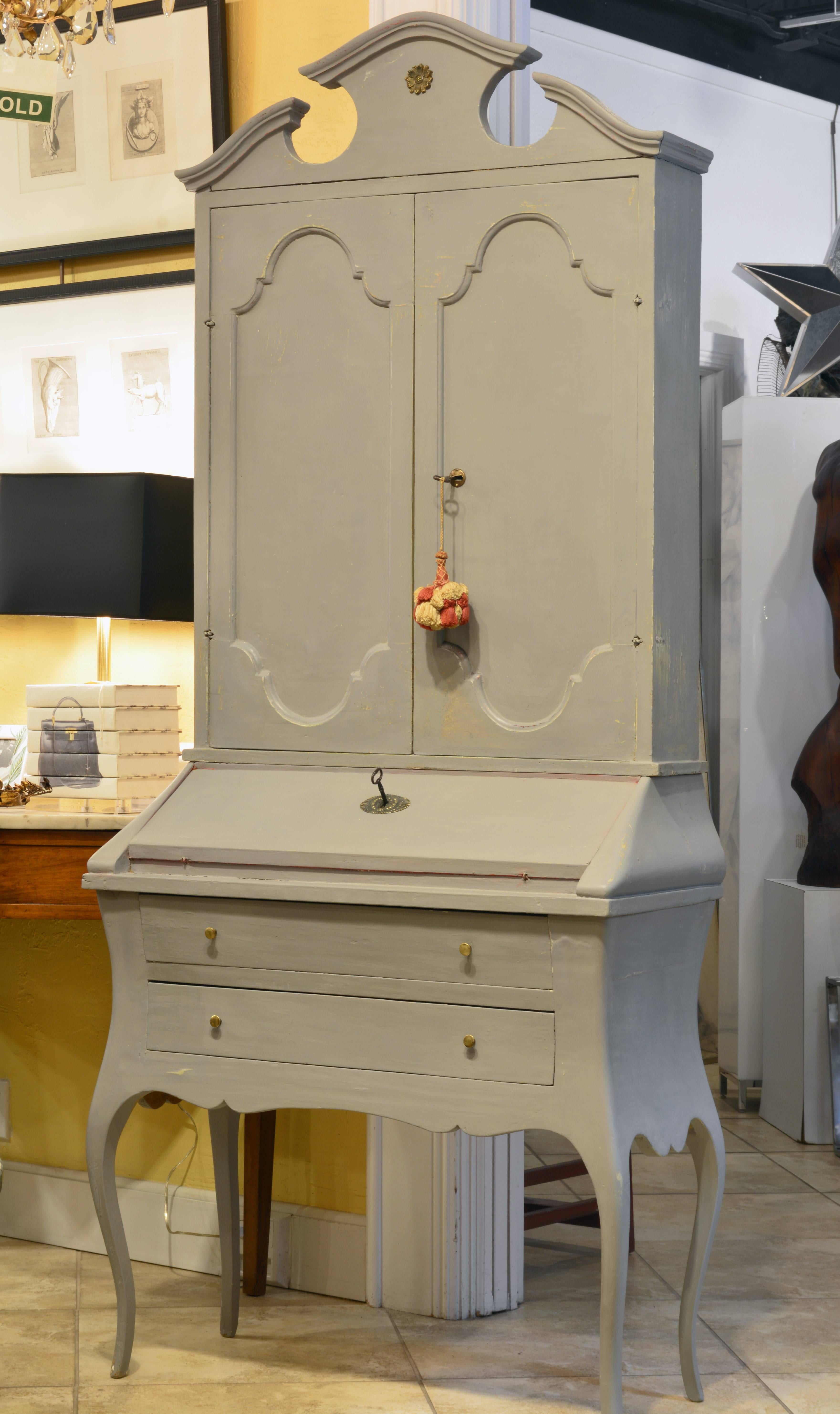 Charming Early 20th Century Italian Provincial Painted Secretary Desk In Good Condition In Ft. Lauderdale, FL