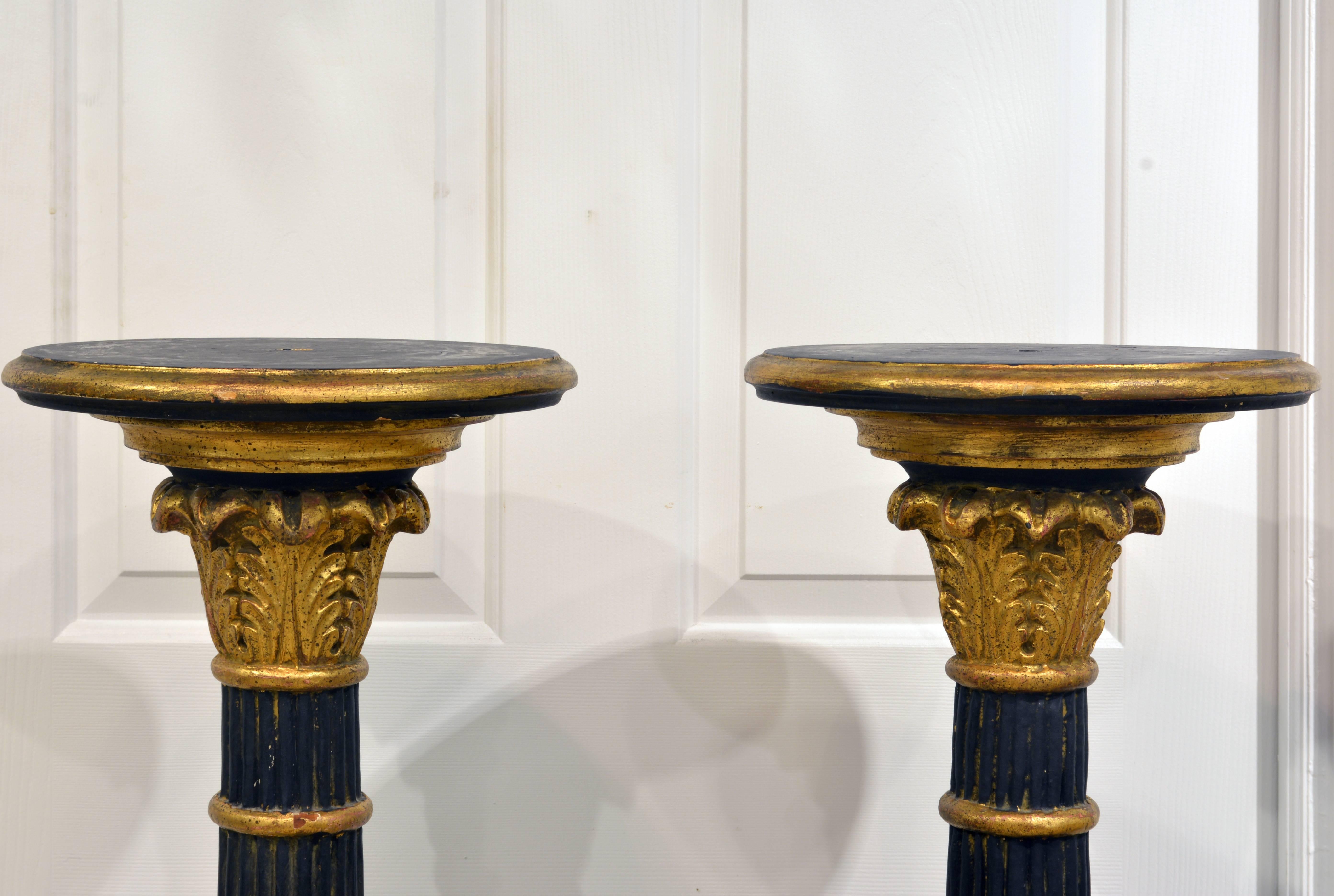 Painted Pair of 20th Century Italian Neoclassical Style Paint and Parcel Gilt Pedestals