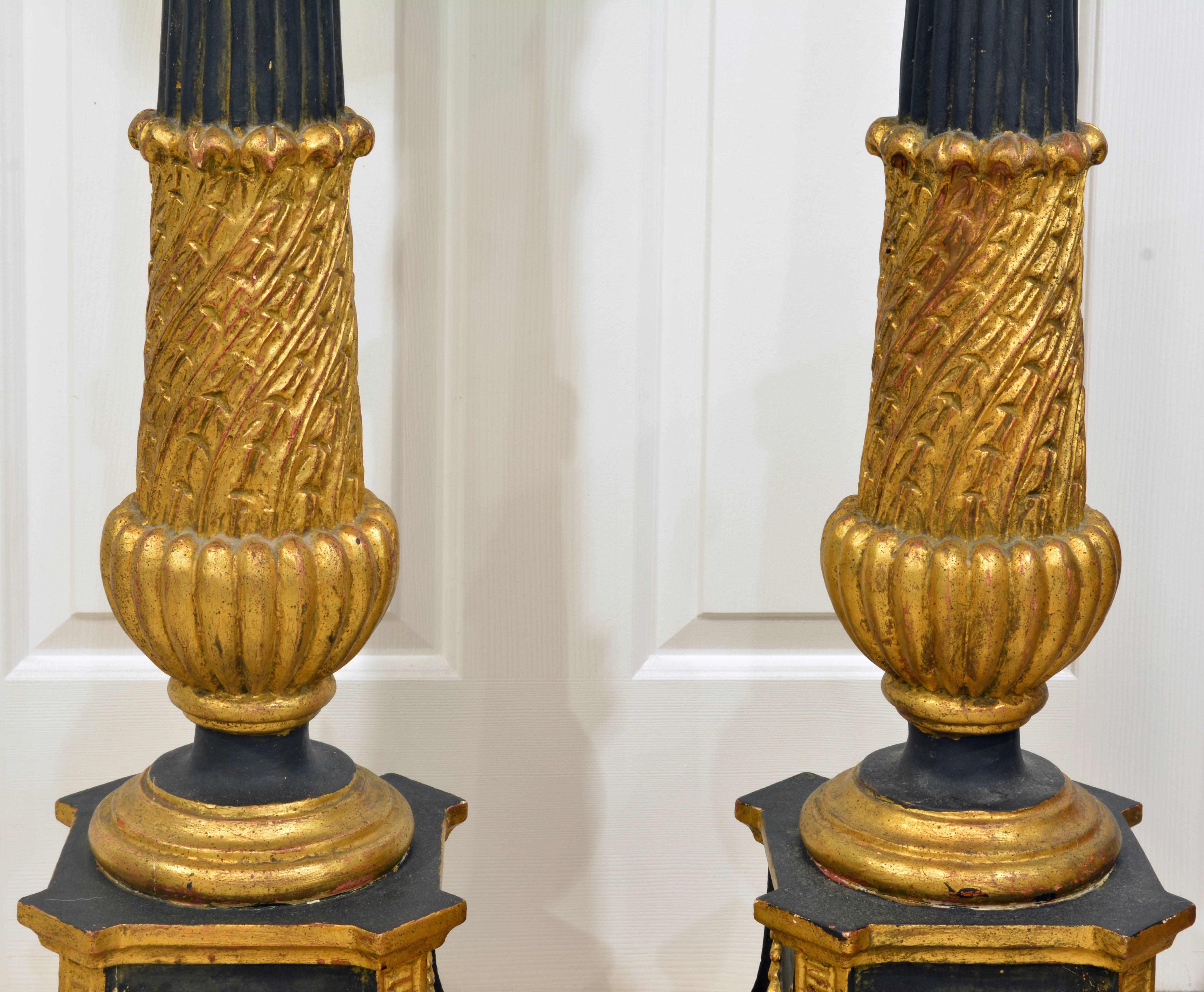 Wood Pair of 20th Century Italian Neoclassical Style Paint and Parcel Gilt Pedestals