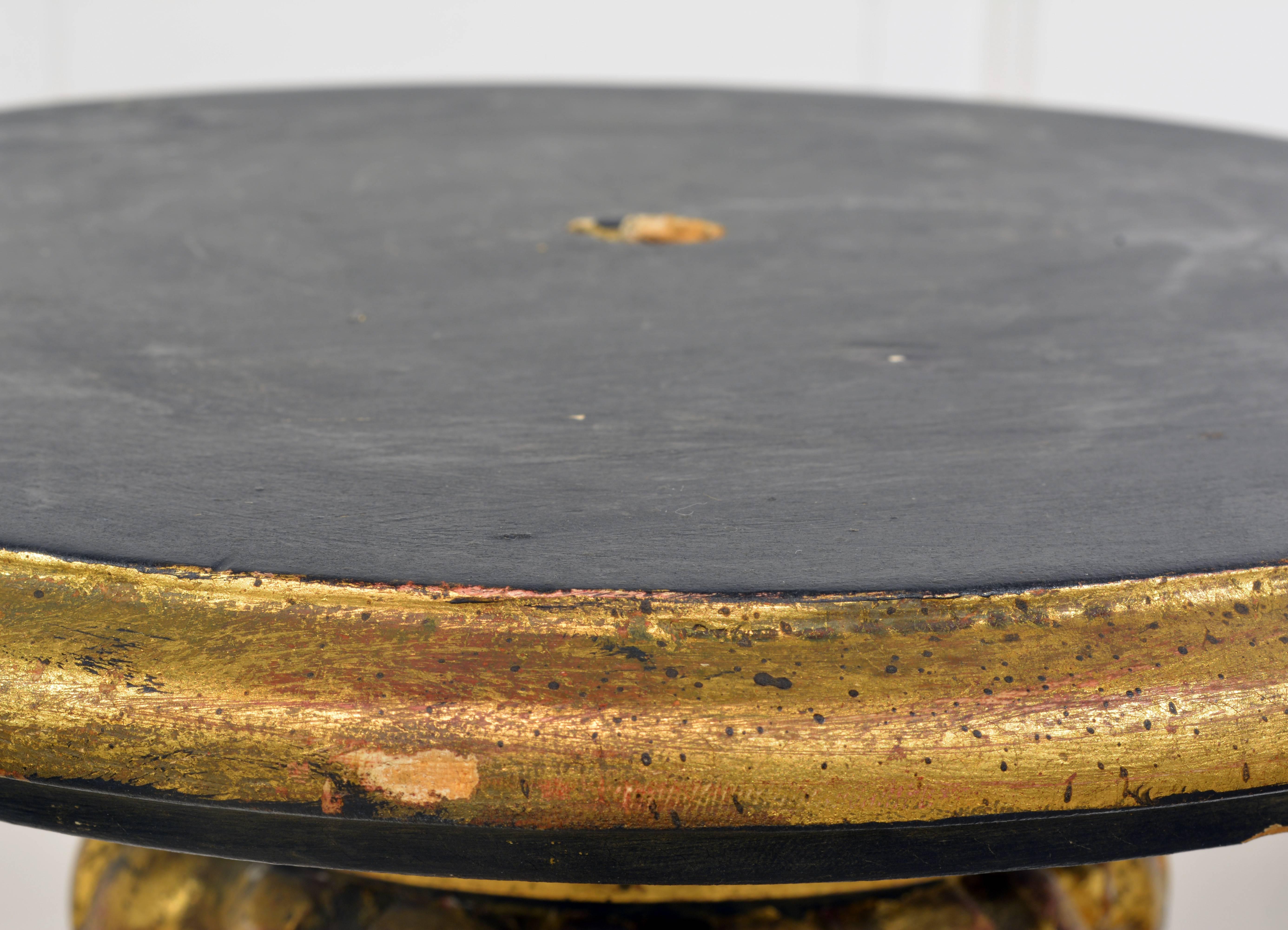 Pair of 20th Century Italian Neoclassical Style Paint and Parcel Gilt Pedestals 3