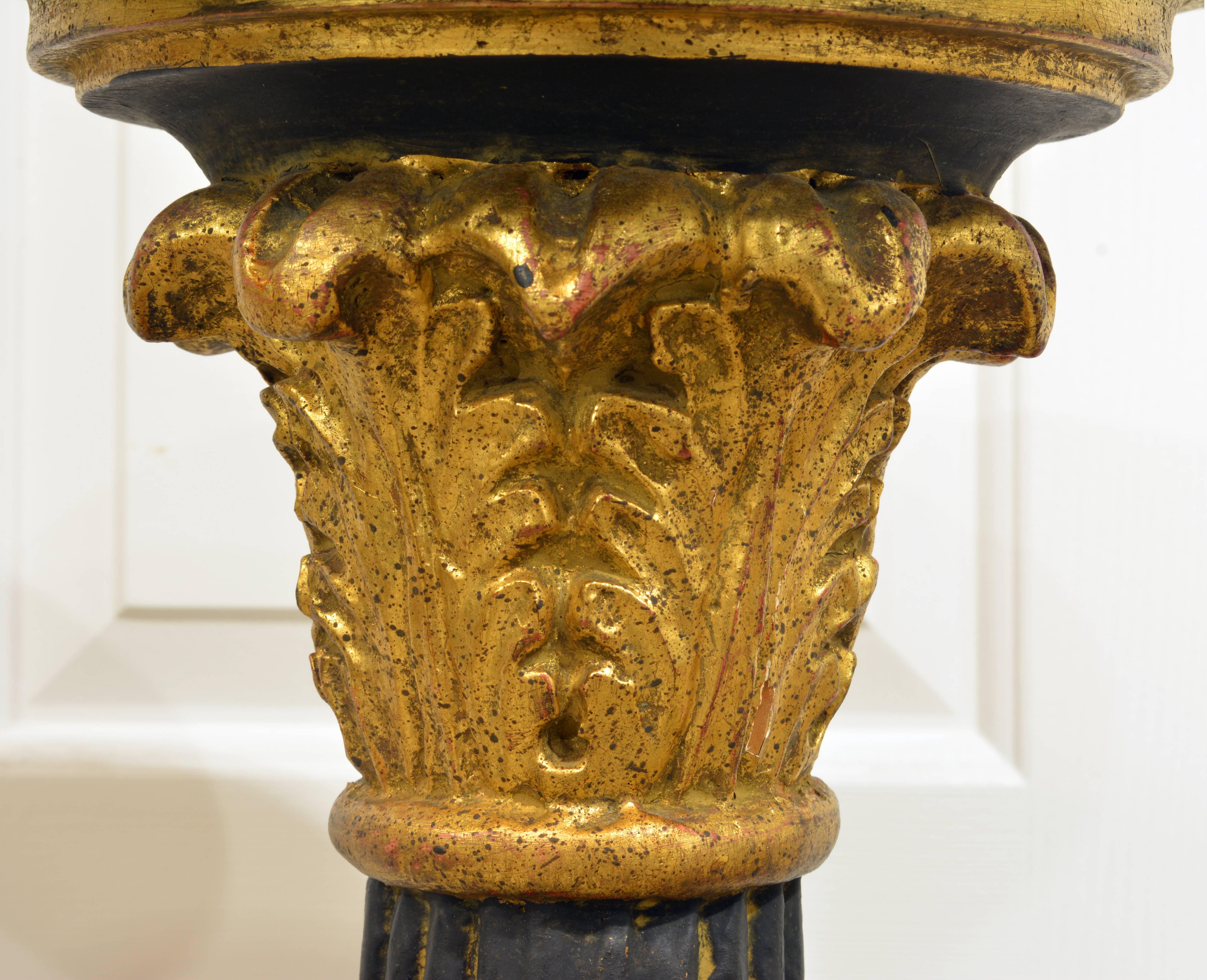 Pair of 20th Century Italian Neoclassical Style Paint and Parcel Gilt Pedestals 1