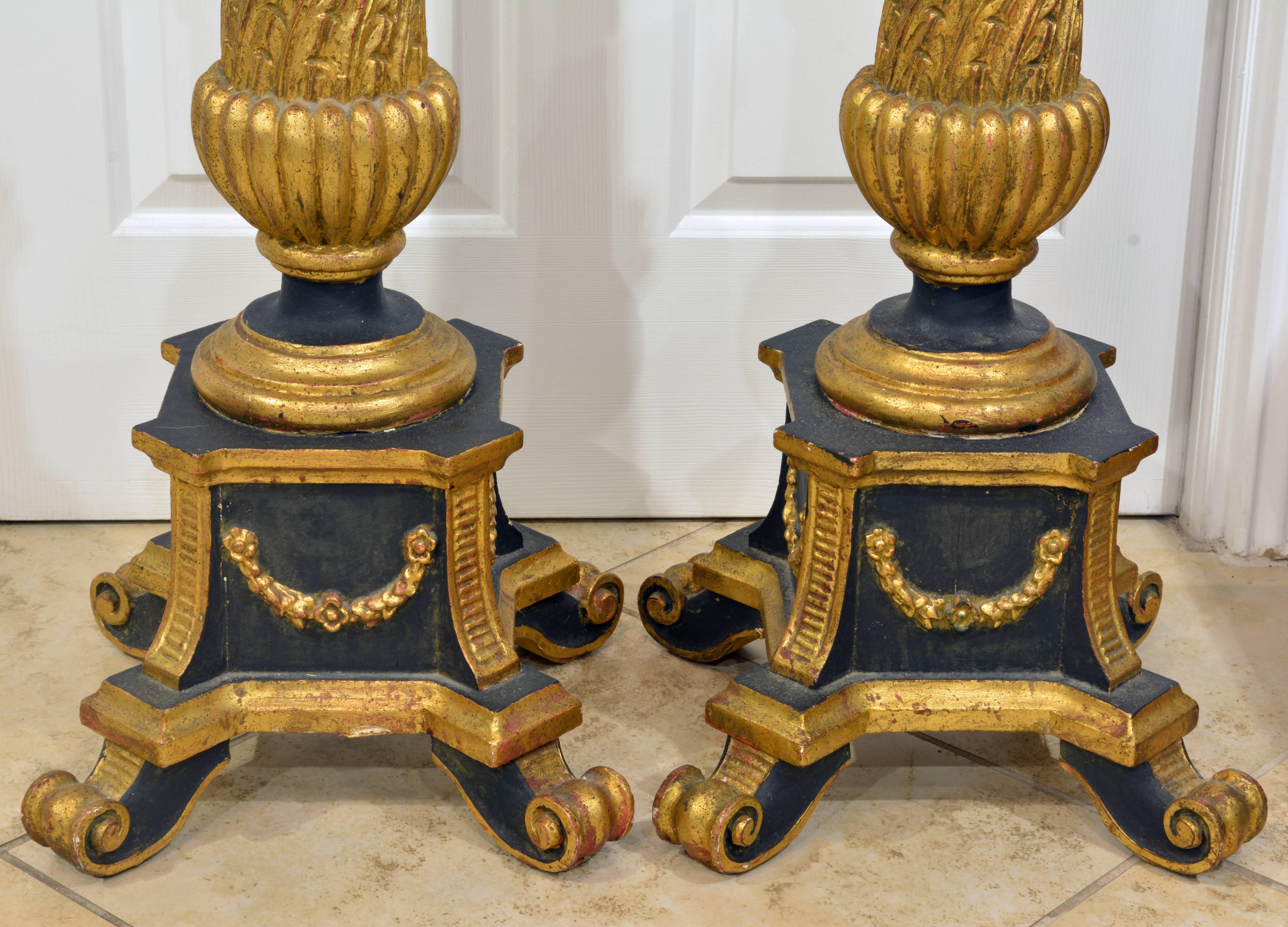 Pair of 20th Century Italian Neoclassical Style Paint and Parcel Gilt Pedestals In Good Condition In Ft. Lauderdale, FL