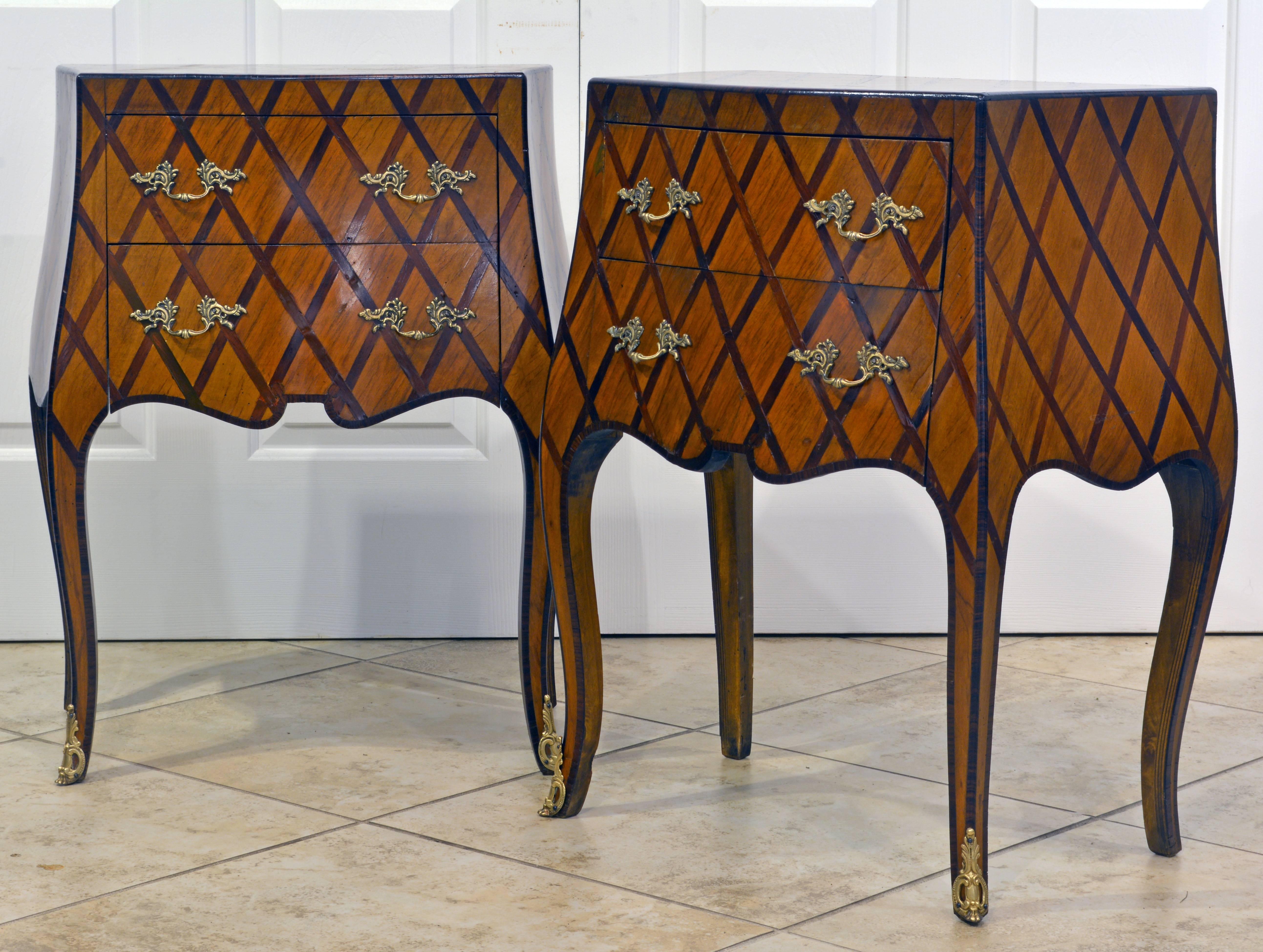 Early 20th Century Italian Louis XV Style Lattice Parquetry Bombe Commodes, Pair In Good Condition In Ft. Lauderdale, FL