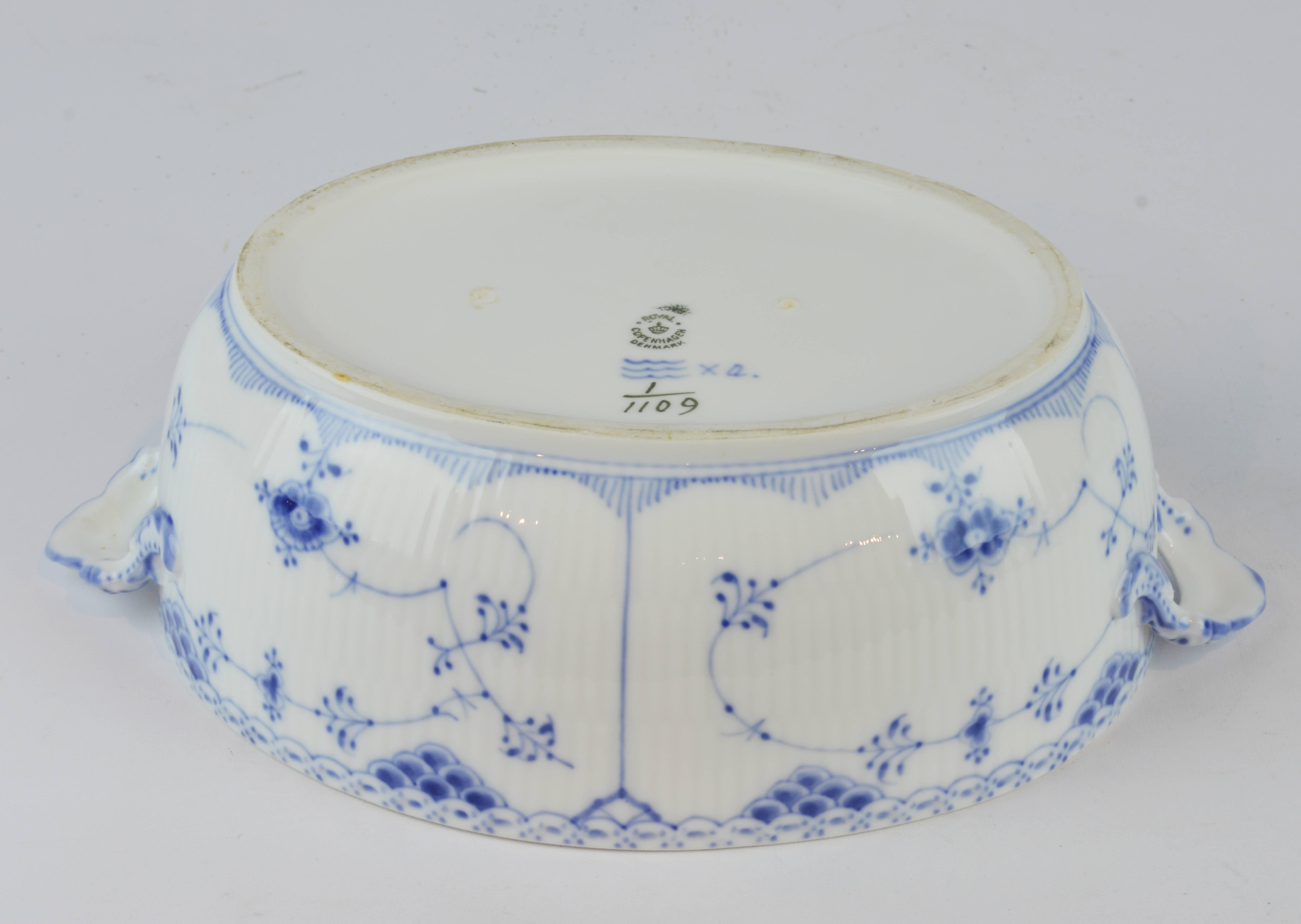 Porcelain Large Royal Copenhagen Blue Fluted Full Lace Tureen Factory First #1109