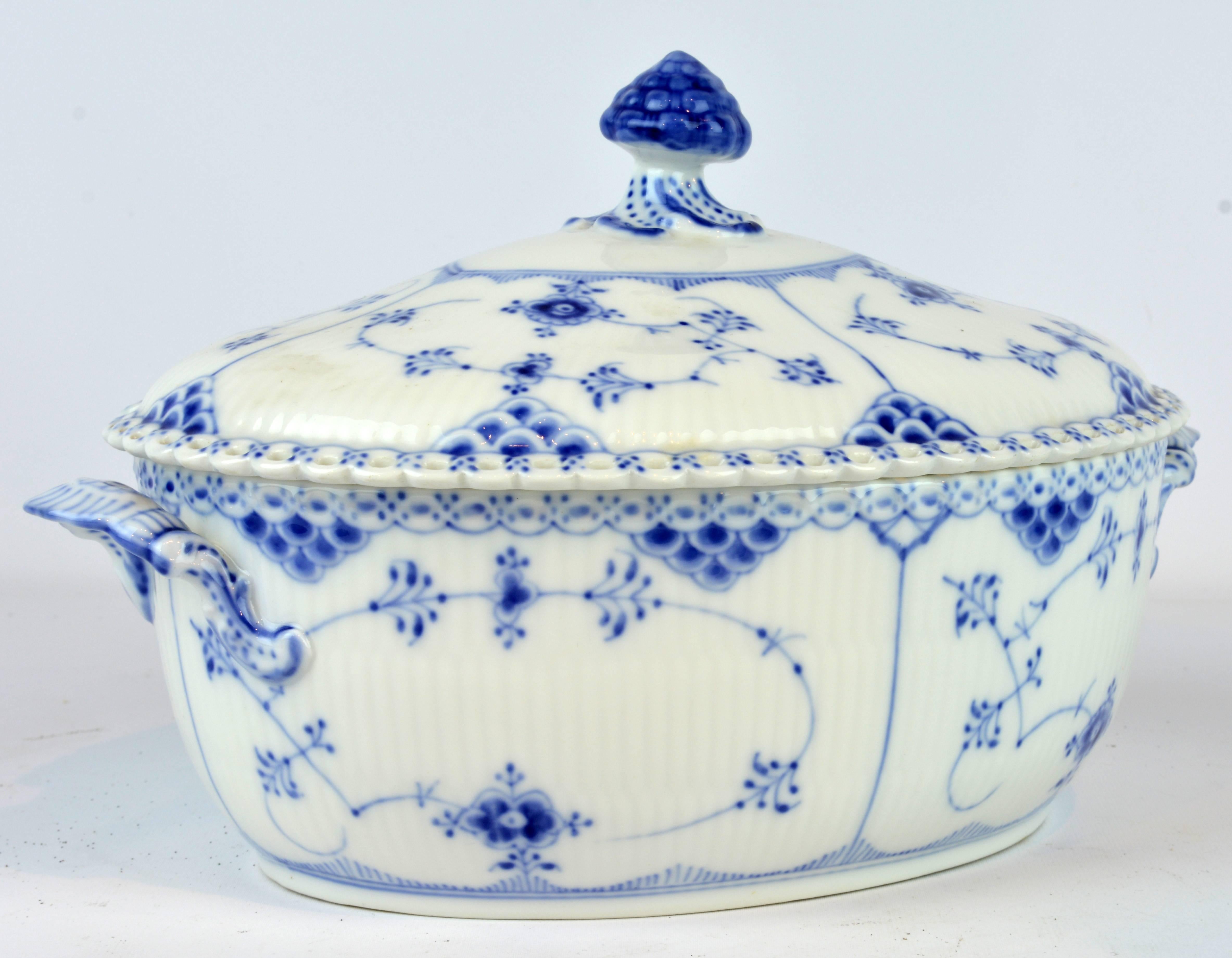 Rococo Large Royal Copenhagen Blue Fluted Full Lace Tureen Factory First #1109