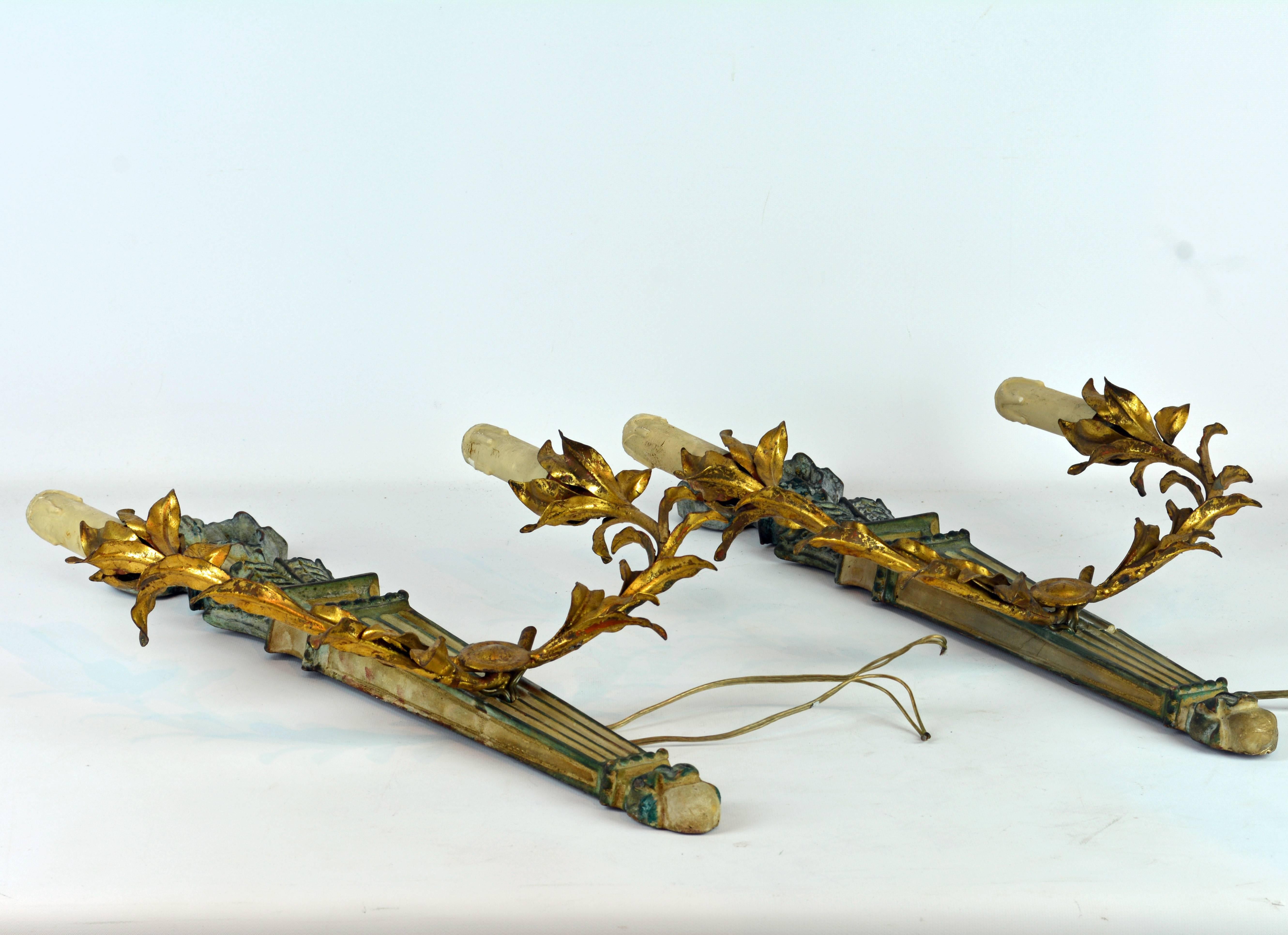 Pair of Midcentury Palladio Neoclassical Style Wood and Gilt Metal Wall Sconces 1