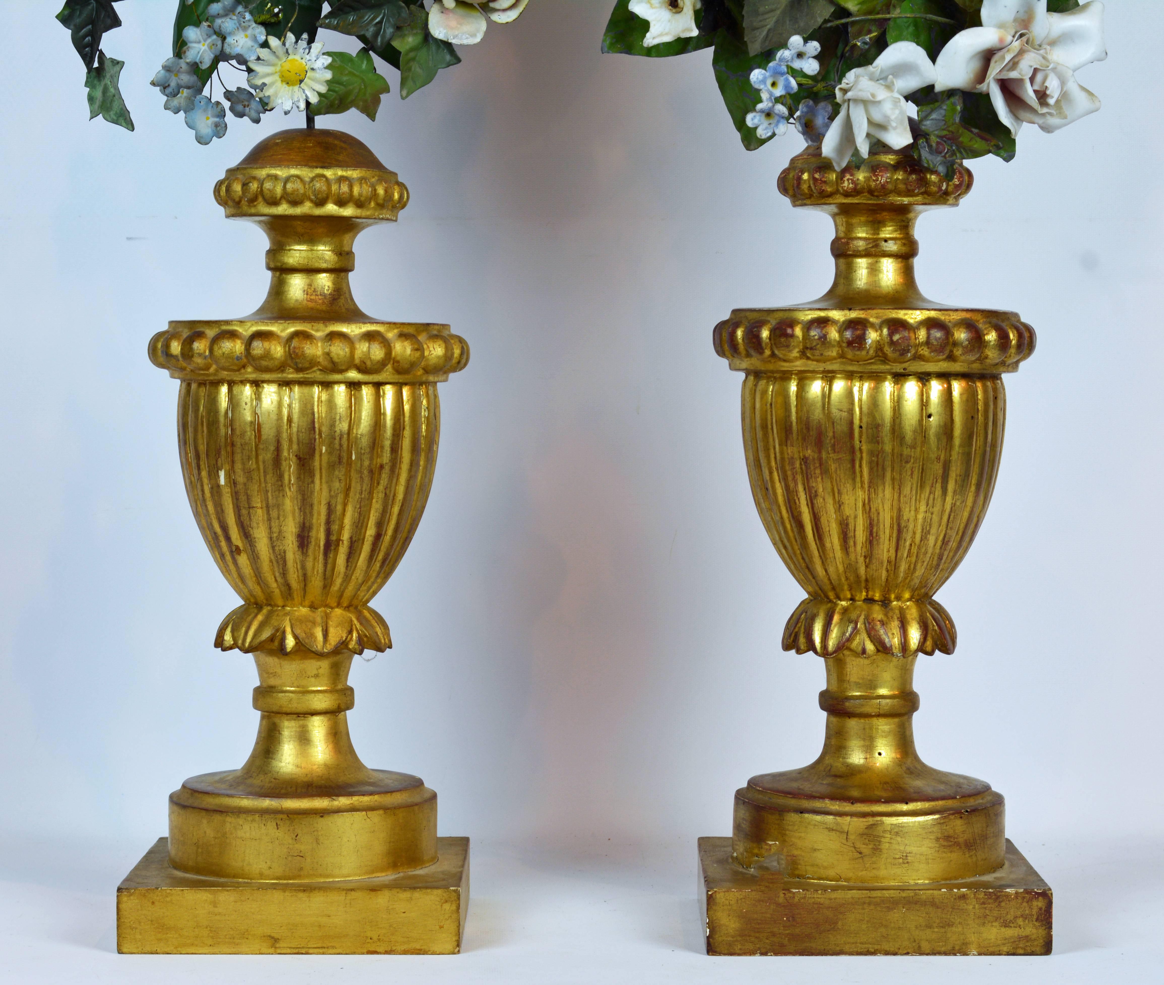 Pair of  Italian Altar Gilt Wood Urns with Painted Tole Flower Bouquets In Good Condition In Ft. Lauderdale, FL