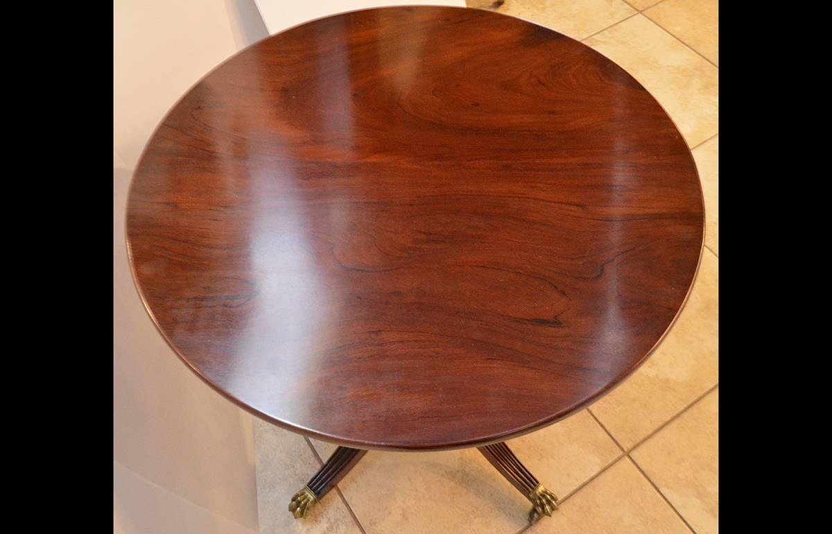 19th Century Federal Carved Mahogany Round Table with Brass Feet 1