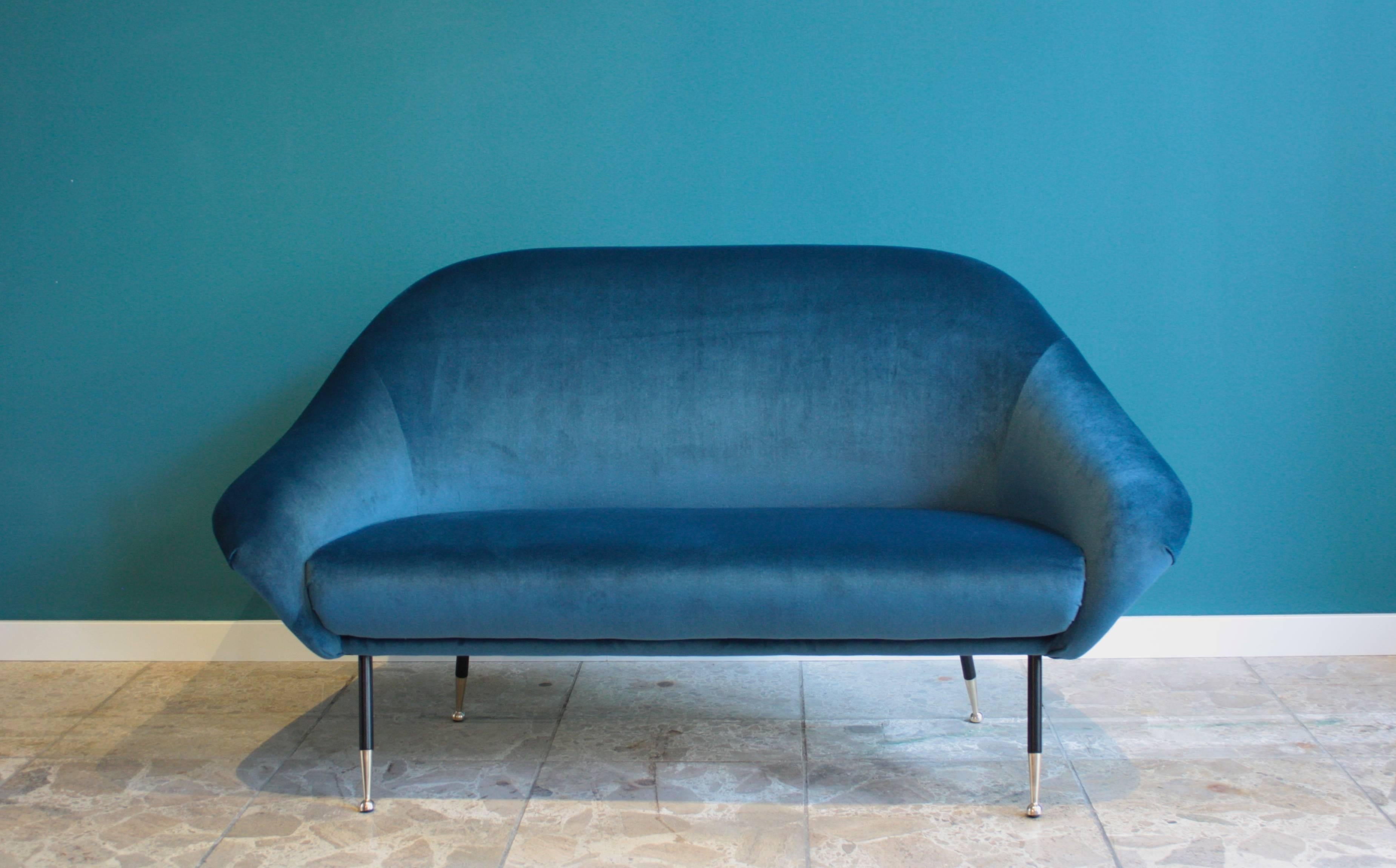 Dark Blue Italian Two-Seat Sofa, 1950s, Reupholstered In Excellent Condition In Berlin, DE
