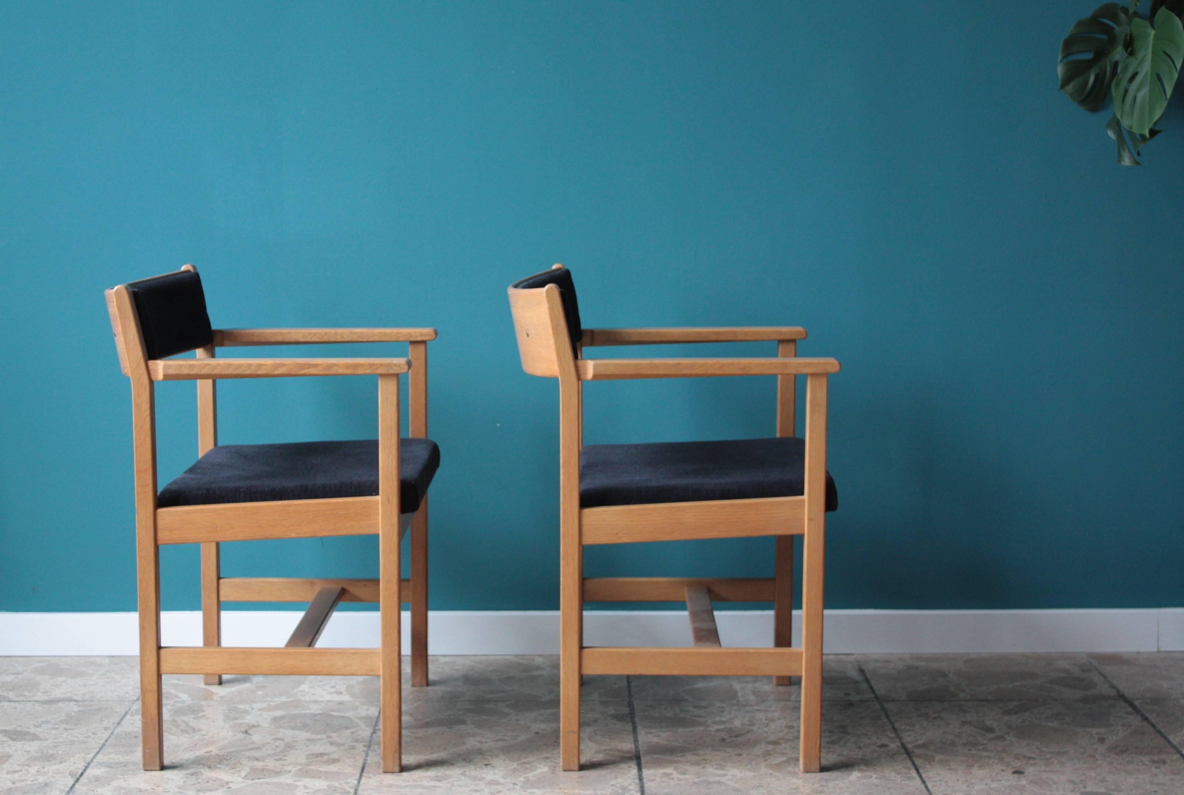 Model 3242 Dining Chairs by Børge Mogensen for Fredericia, Set of Four In Good Condition In Berlin, DE