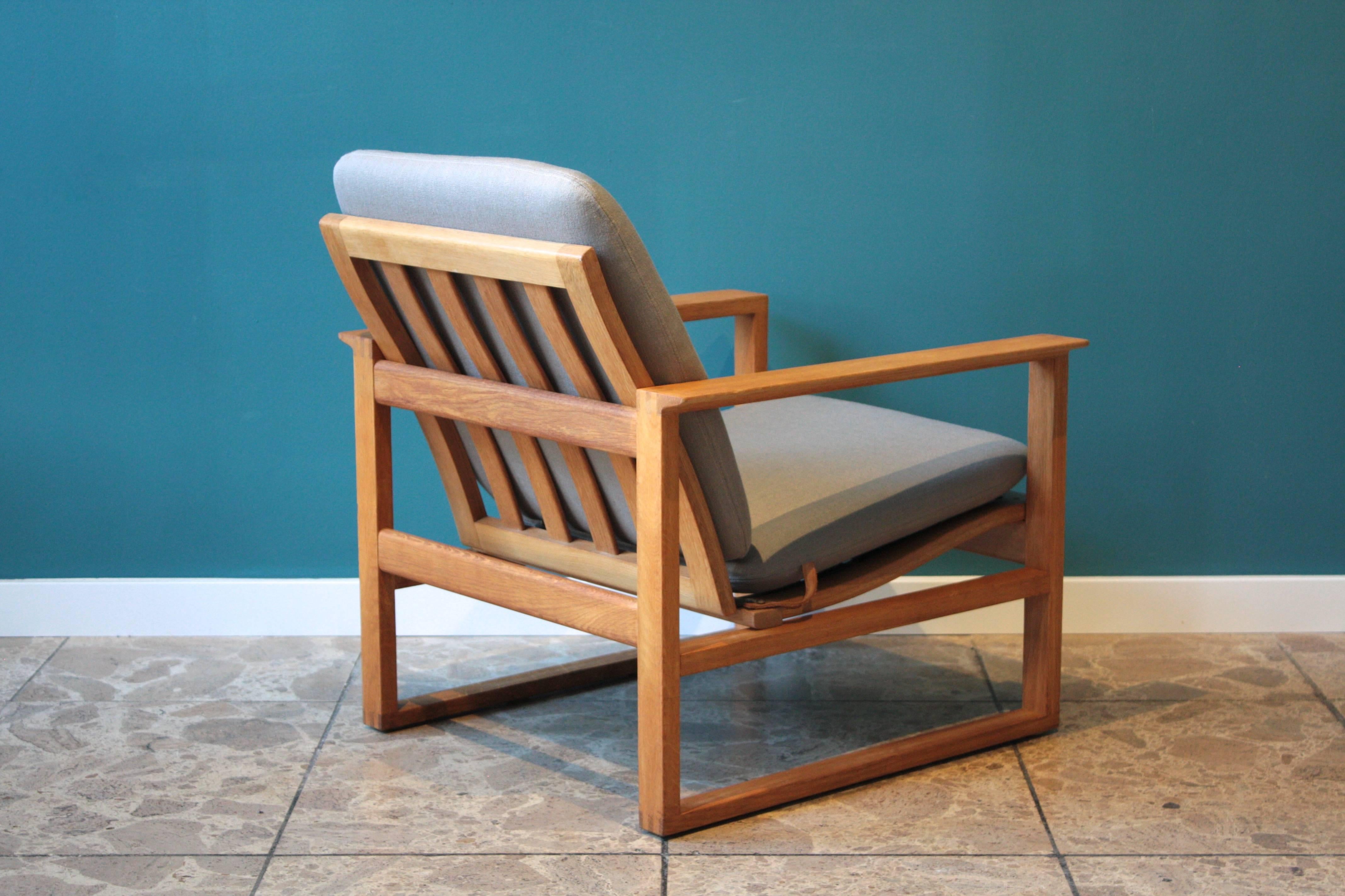 Danish Børge Mogensen 2256 Oak Lounge Sled Chairs Designed 1956 for Frederica Furniture