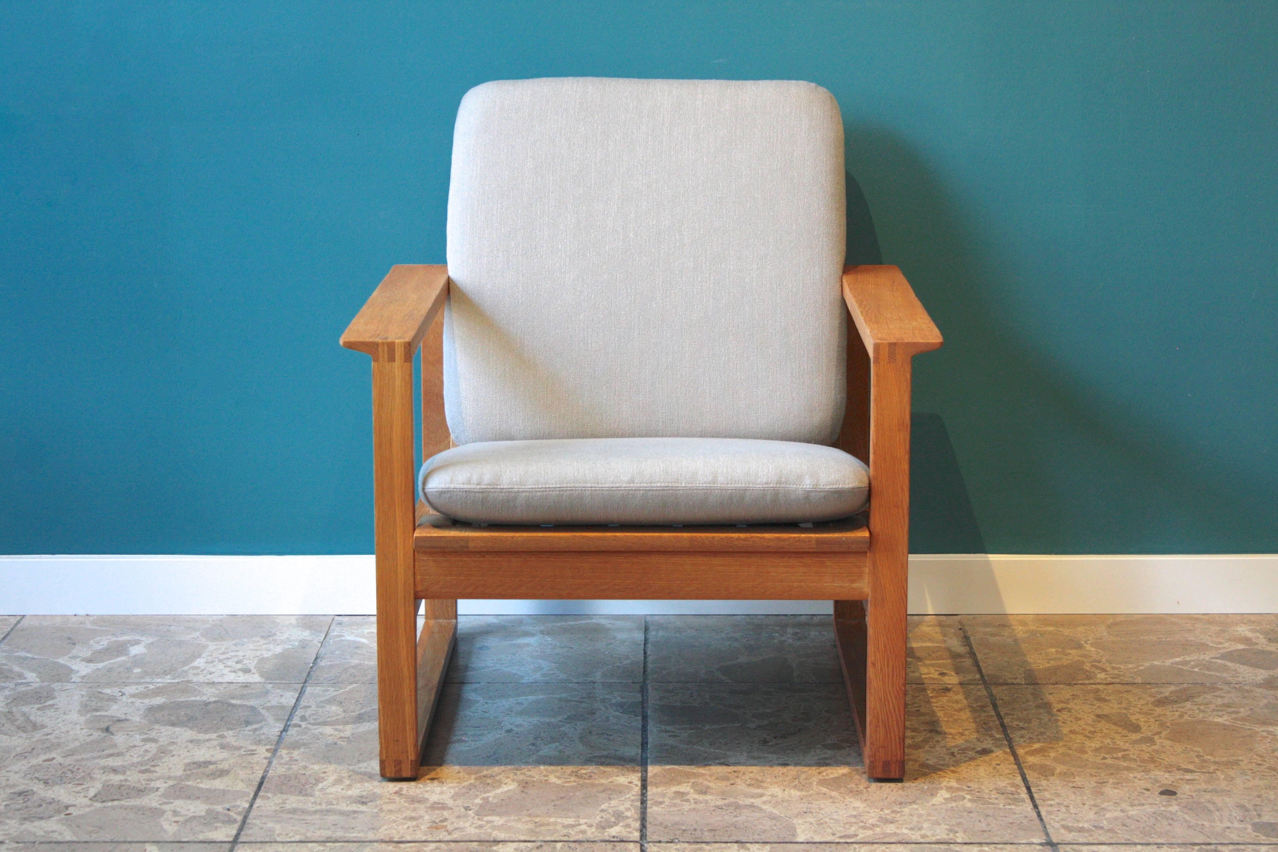 Mid-Century Modern Børge Mogensen 2256 Oak Lounge Sled Chairs Designed 1956 for Frederica Furniture