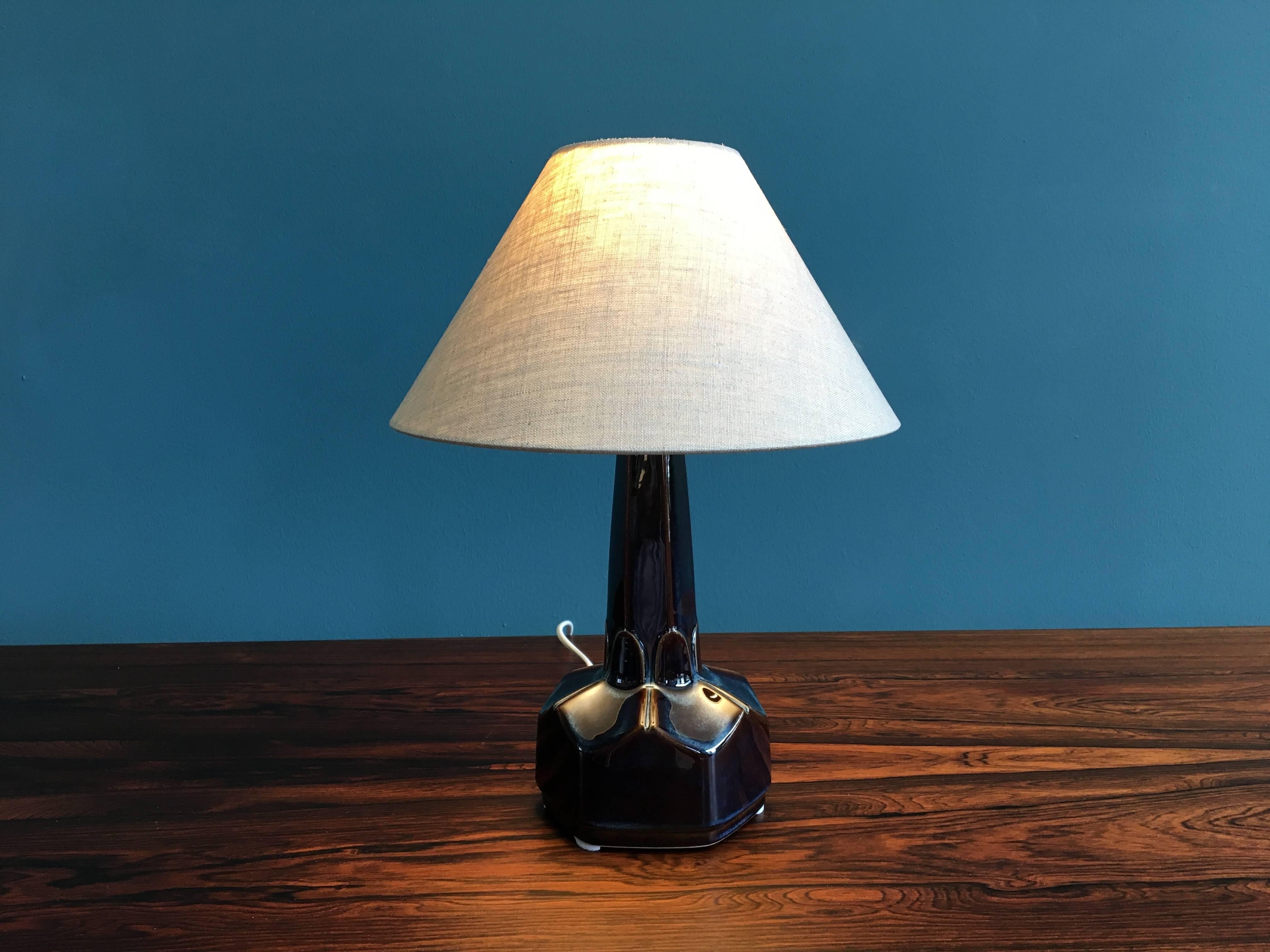Small Danish Ceramic Table Lamp by Einar Johansen for Soholm Stentoj, 1960s (Moderne der Mitte des Jahrhunderts)