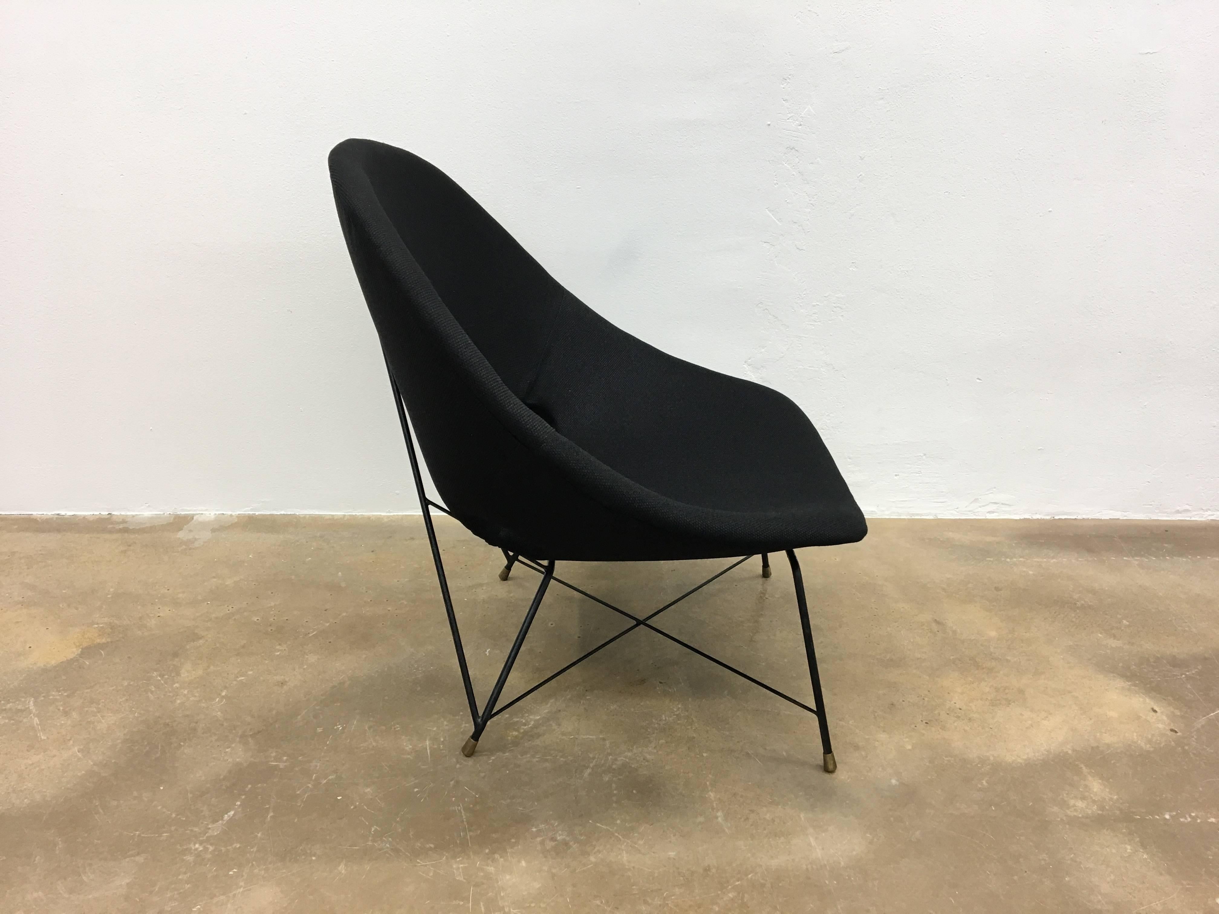 20th Century Pair of Black Reupholstered Augusto Bozzi Cosmos Lounge Chairs by Saporiti 