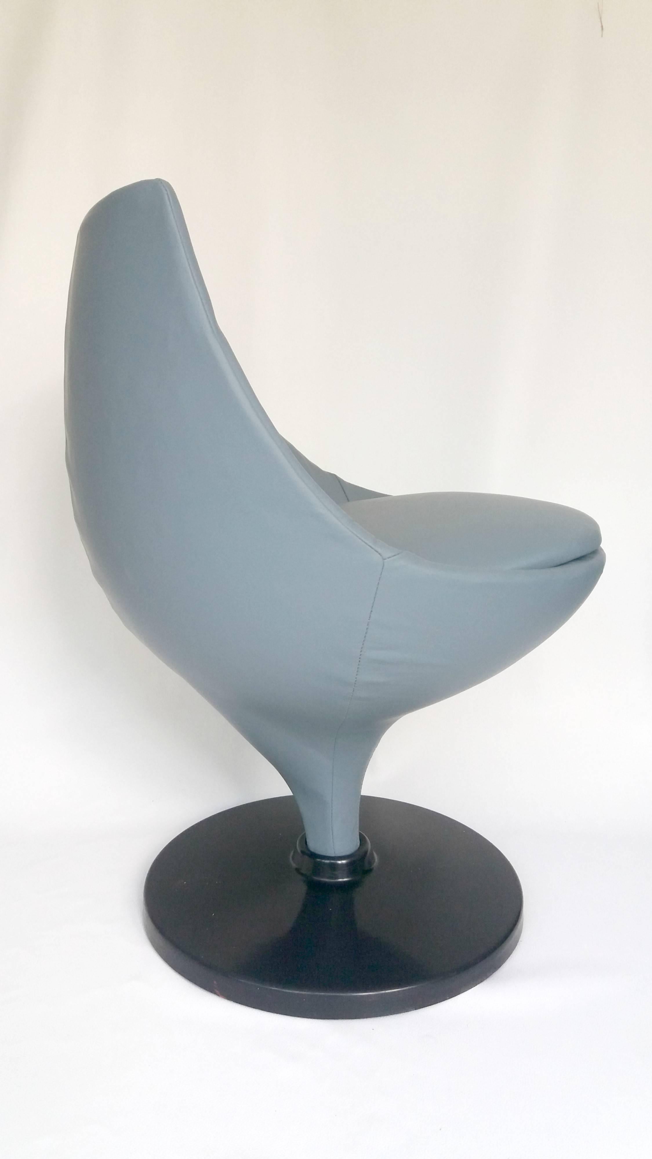Mid-Century Modern Pierre Guariche Swivel Chair Upholstered in Fine Leather For Sale