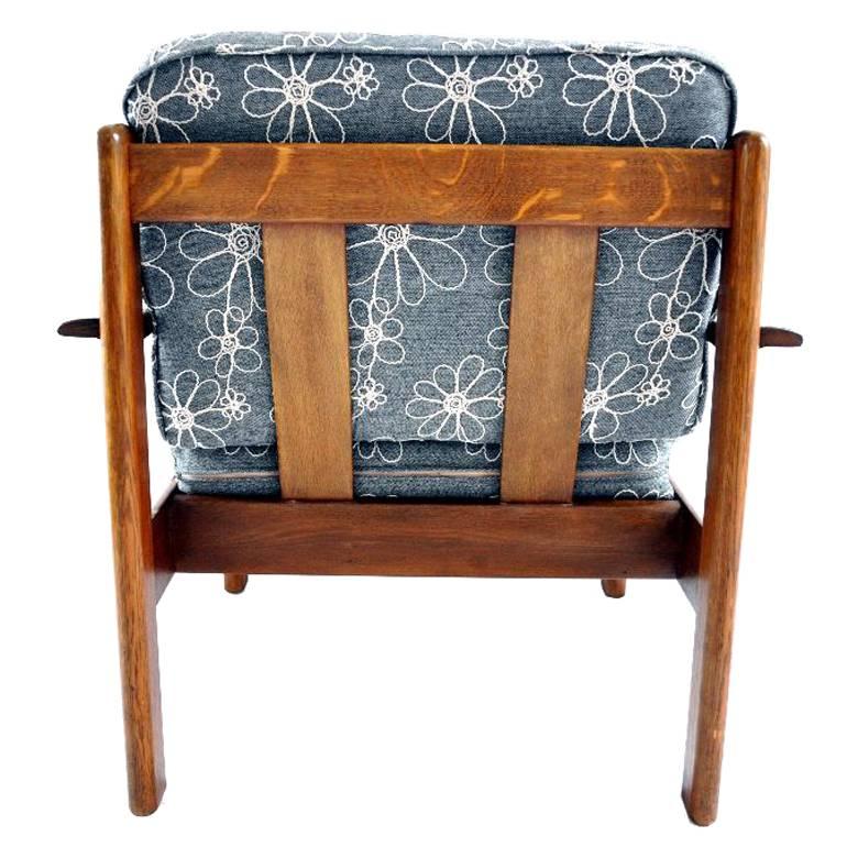 Scandinavian Modern Danish Vintage Teak and Walnut Lounge Chair For Sale