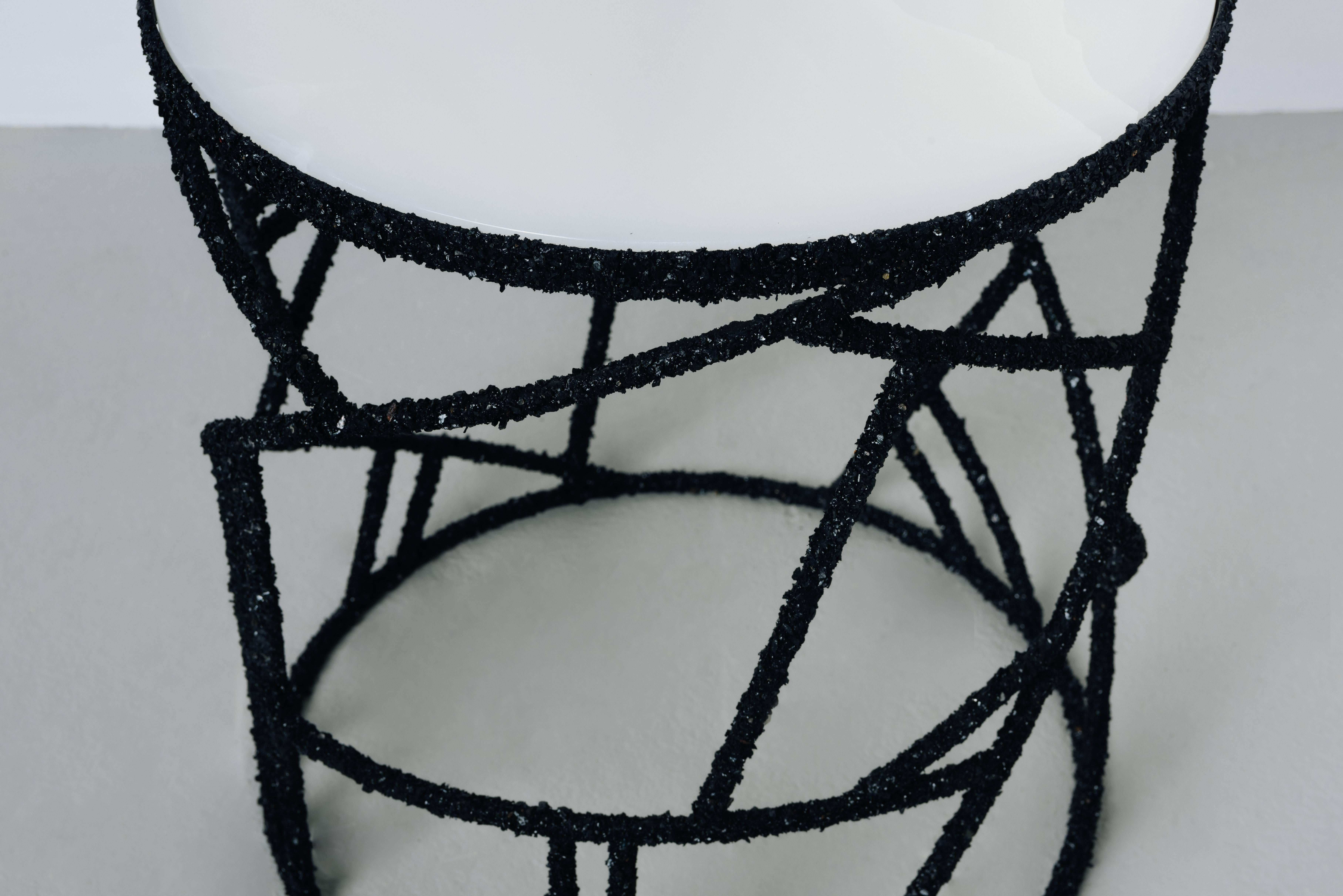 Handgefertigter Beistelltisch aus schwarzem Turmalin und Onyx, von Samuel Amoia im Angebot 1