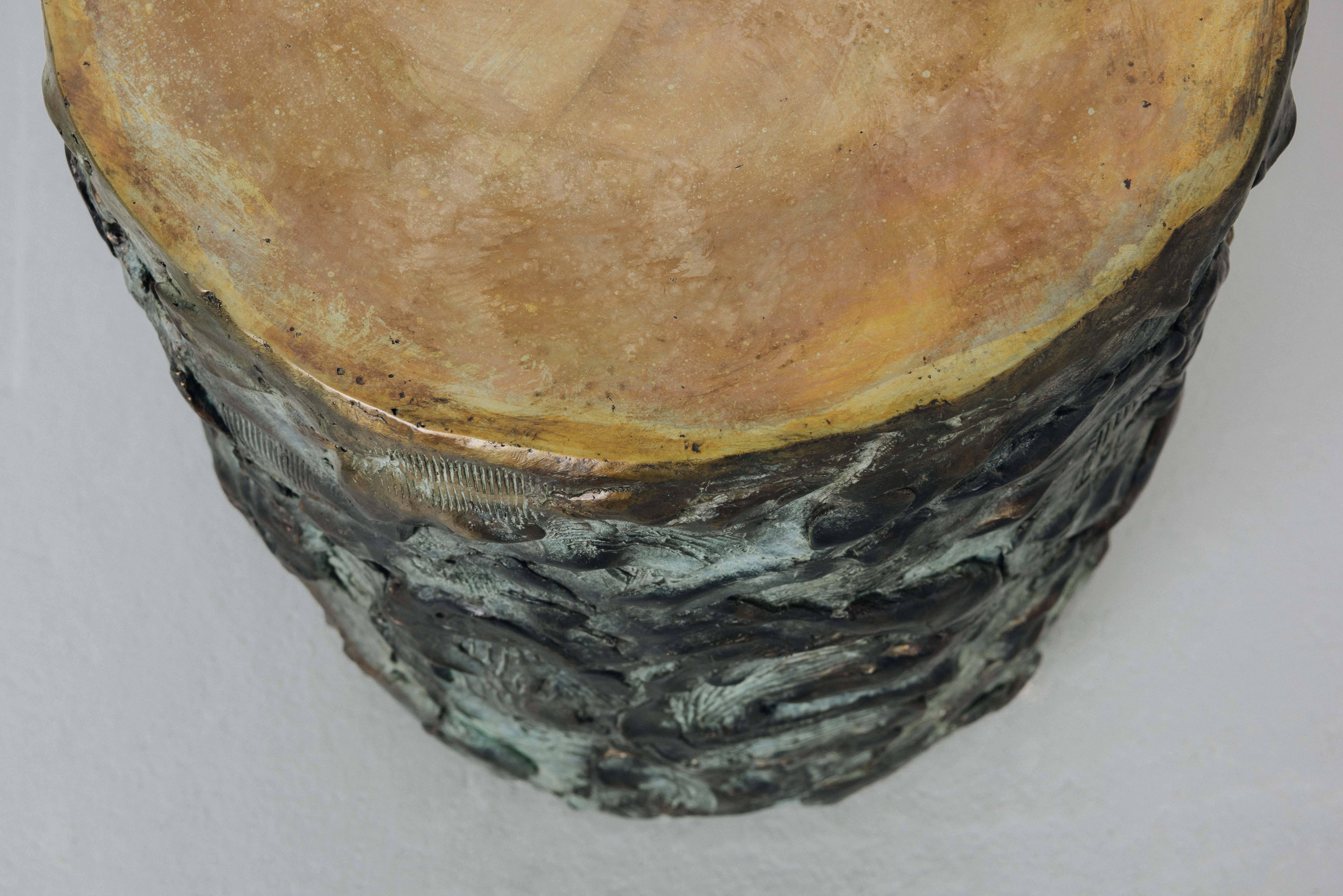 Hand Made Drum Beistelltisch aus gemeißelter Bronze, von Samuel Amoia im Angebot 1