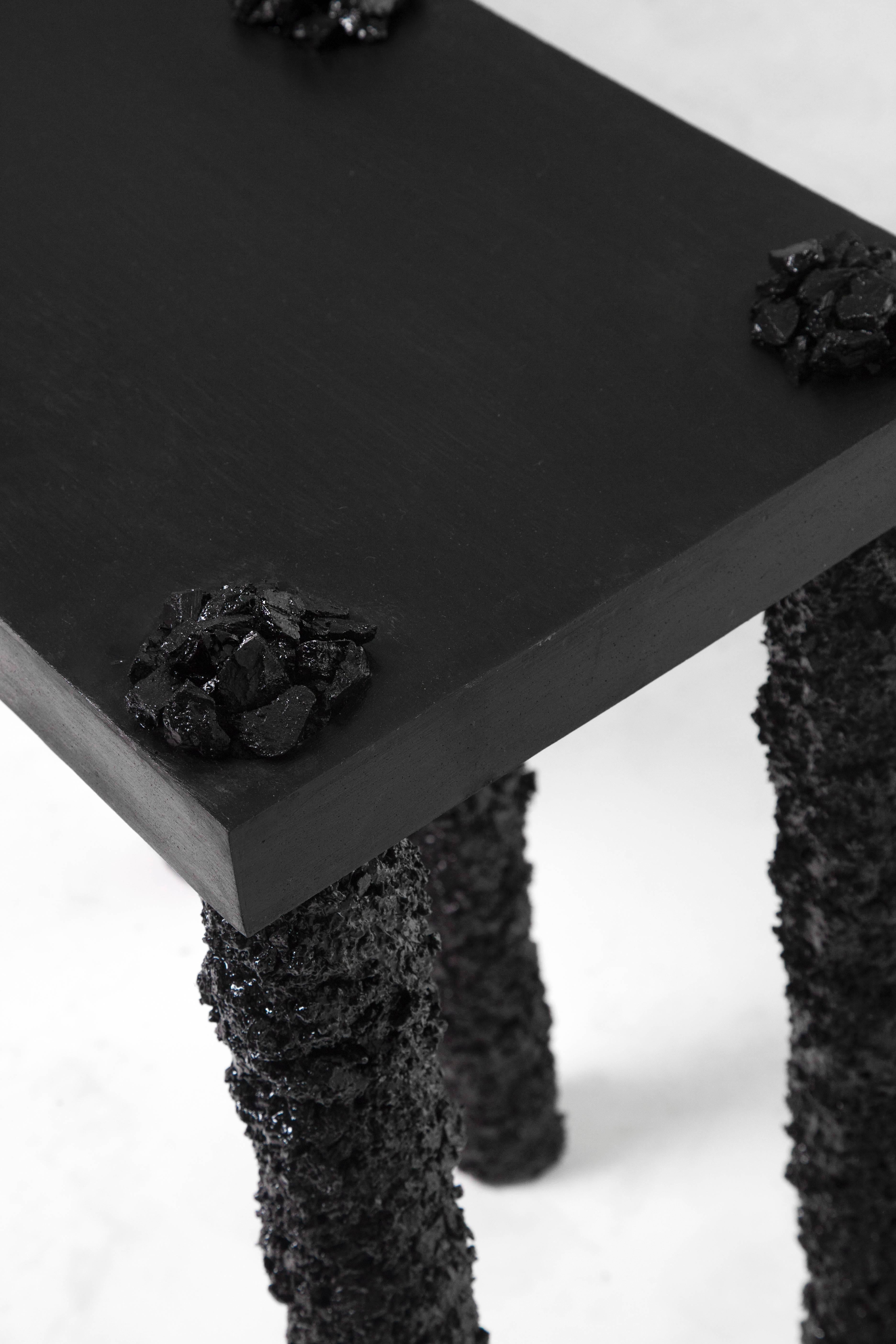 Handgefertigte Konsole aus schwarzem Turmalin aus Indien und schwarzem Zement, von Samuel Amoia im Zustand „Neu“ im Angebot in New York, NY