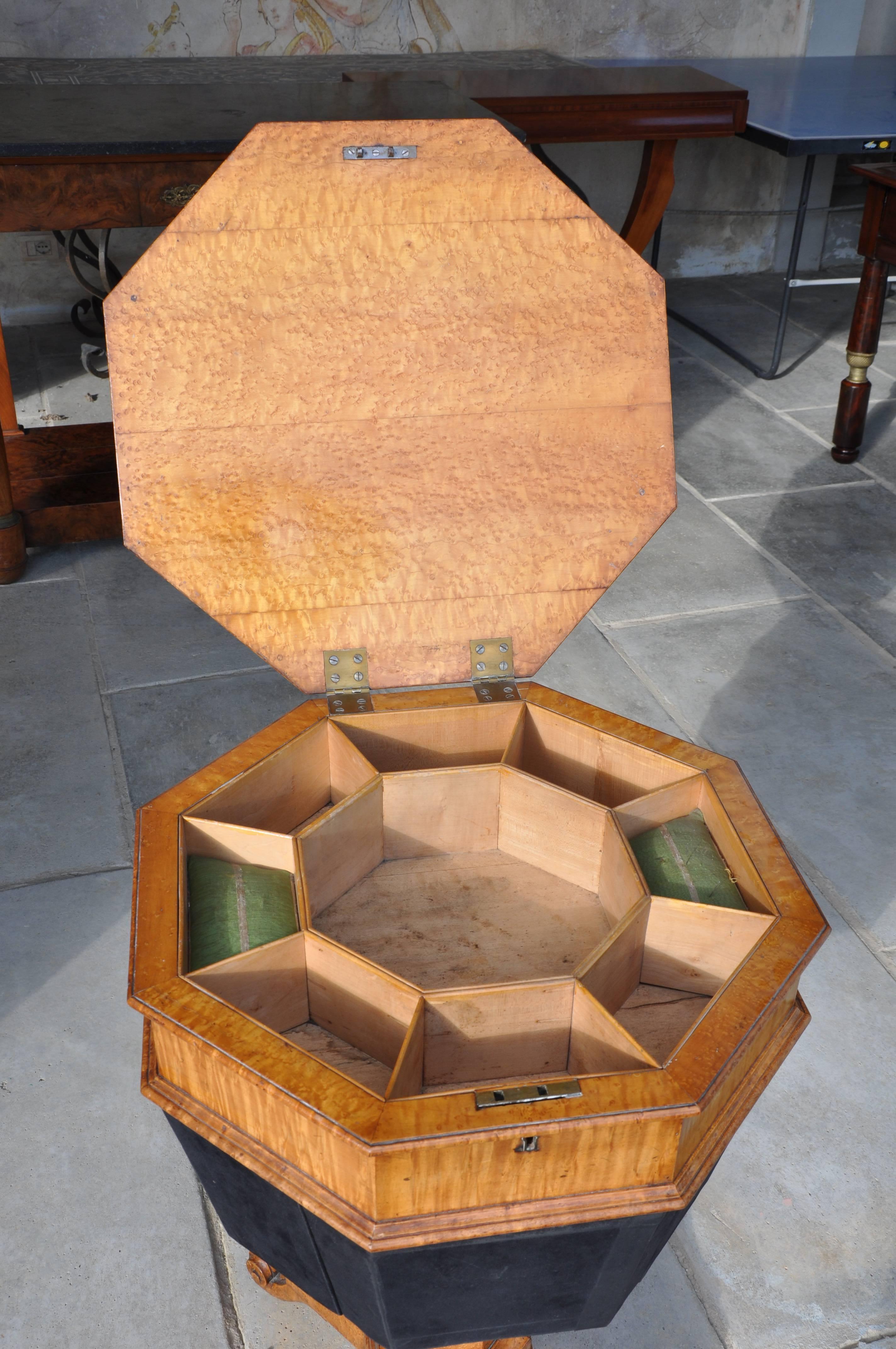 19th Century Biedermeier Octagonal Table for Embroidery For Sale 2