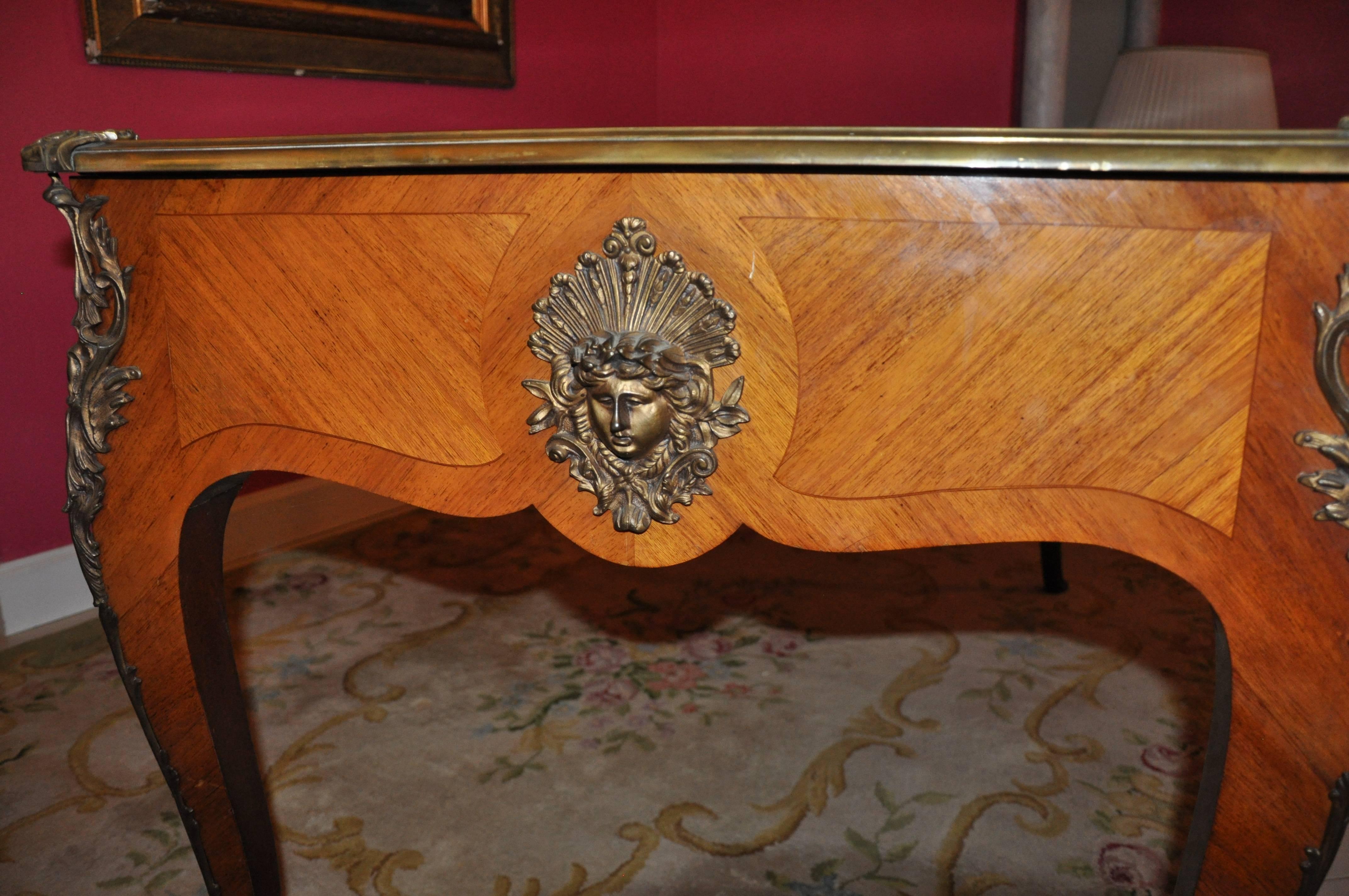 18th Century Writing Desk with Leather Top and Golden Fused Bronzes For Sale 1