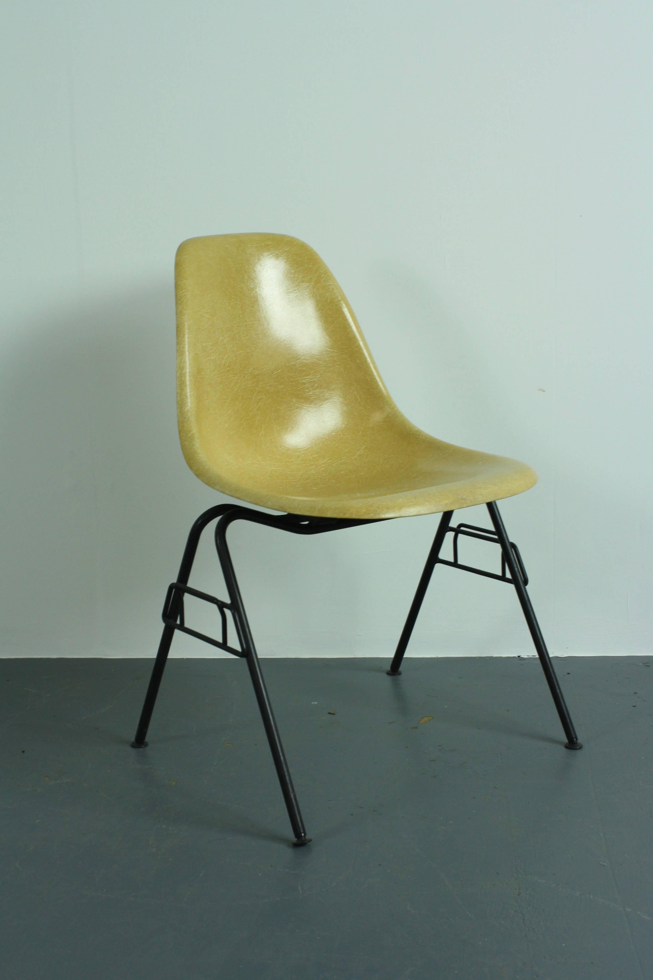 eames stacking chair