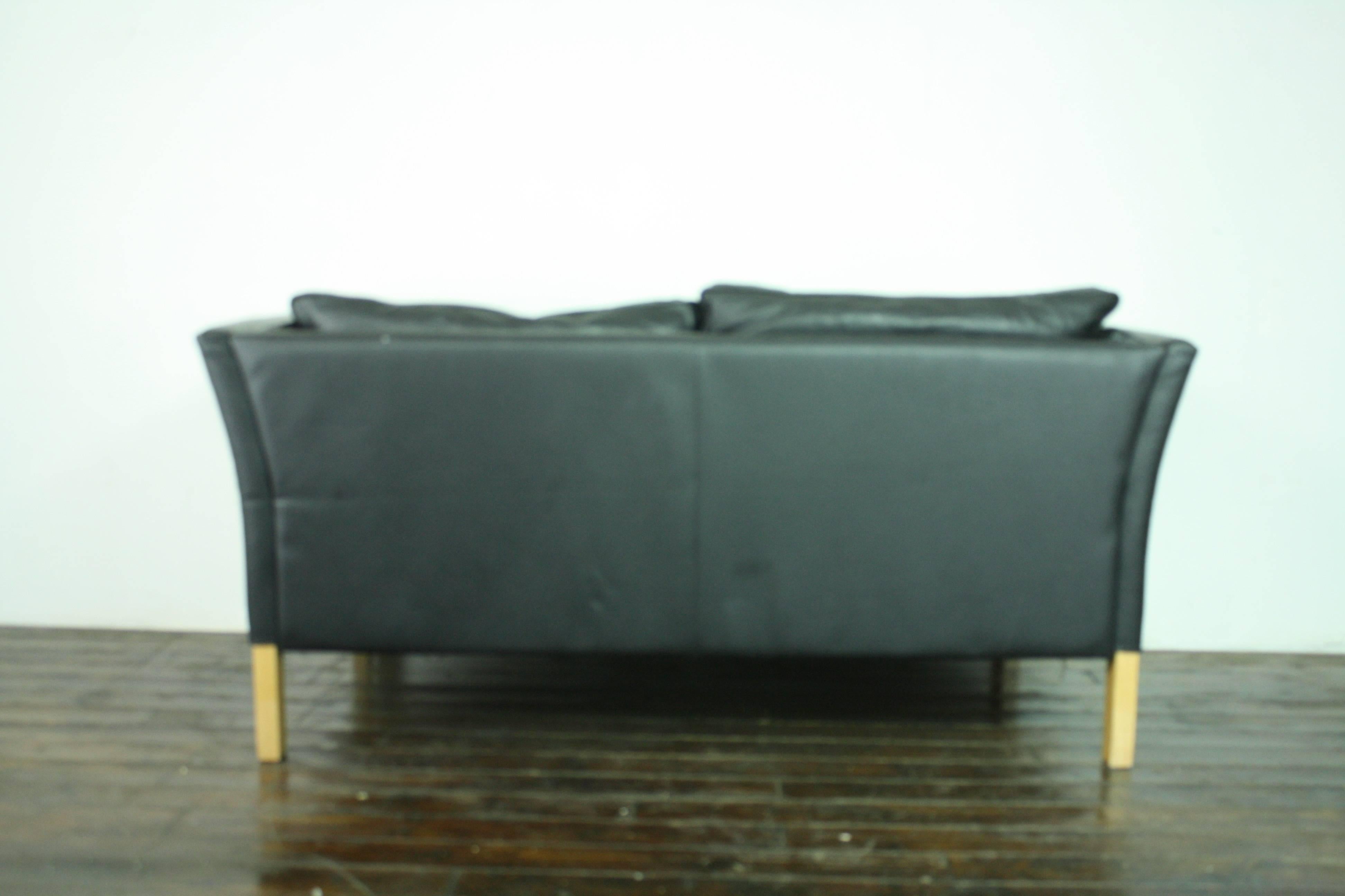 Vintage Mogensen Style Two-Seat Black Leather Sofa For Sale 5