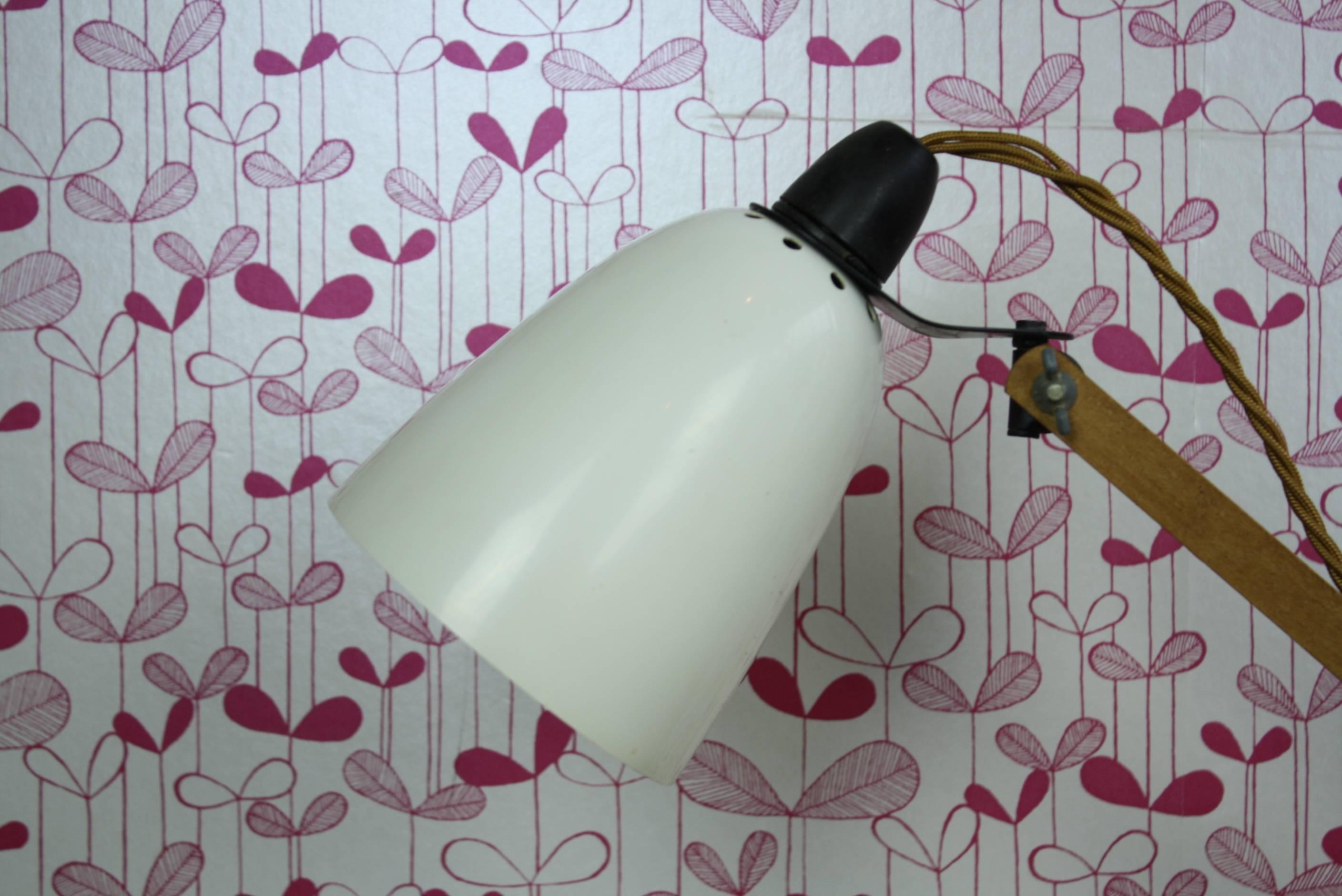 Vintage Terence Conran for Habitat White Maclamp Anglepoise Desk Lamp In Good Condition In Lewes, East Sussex