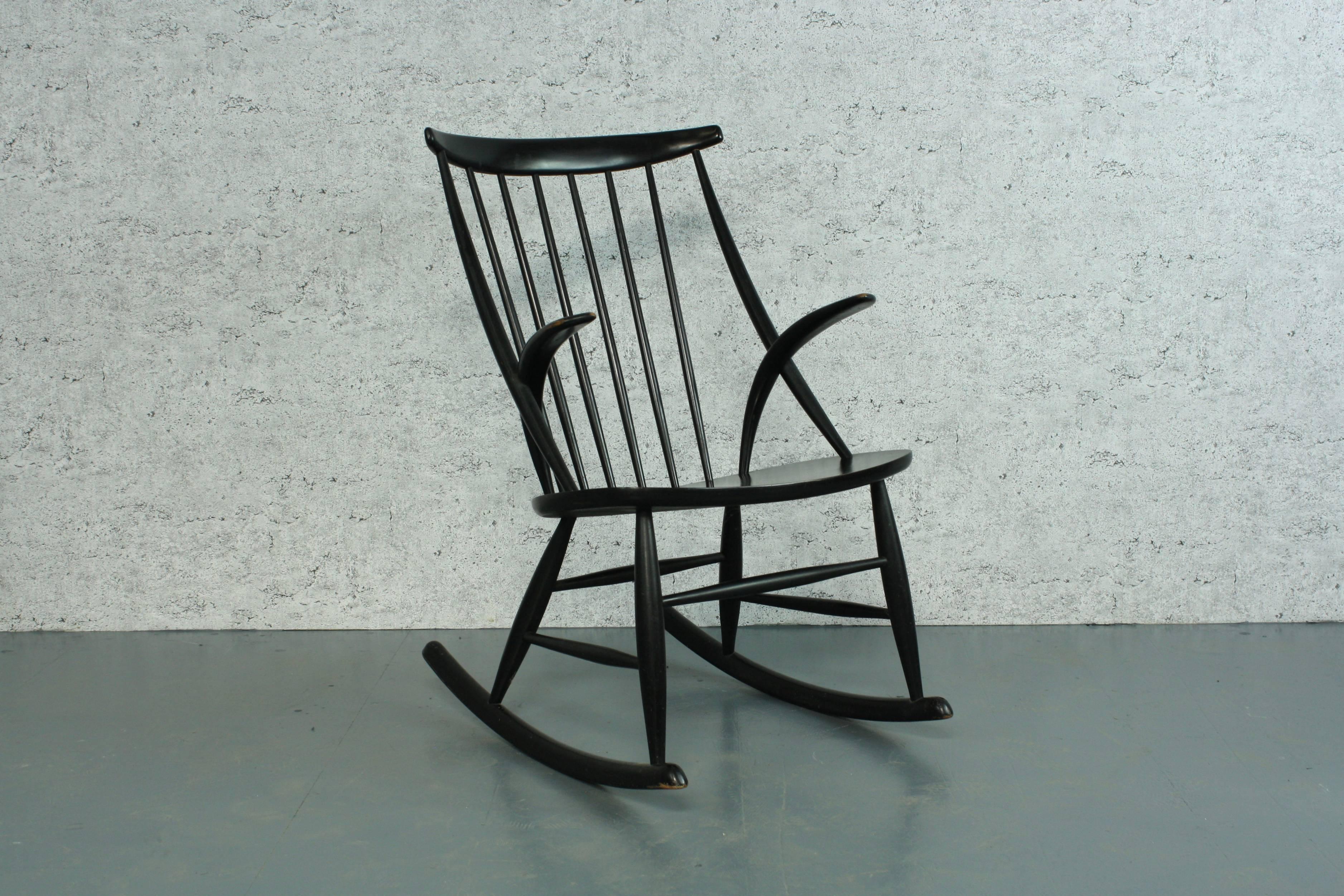 Vintage Danish Illum Wikkelso Wooden Rocking Chair In Good Condition In Lewes, East Sussex