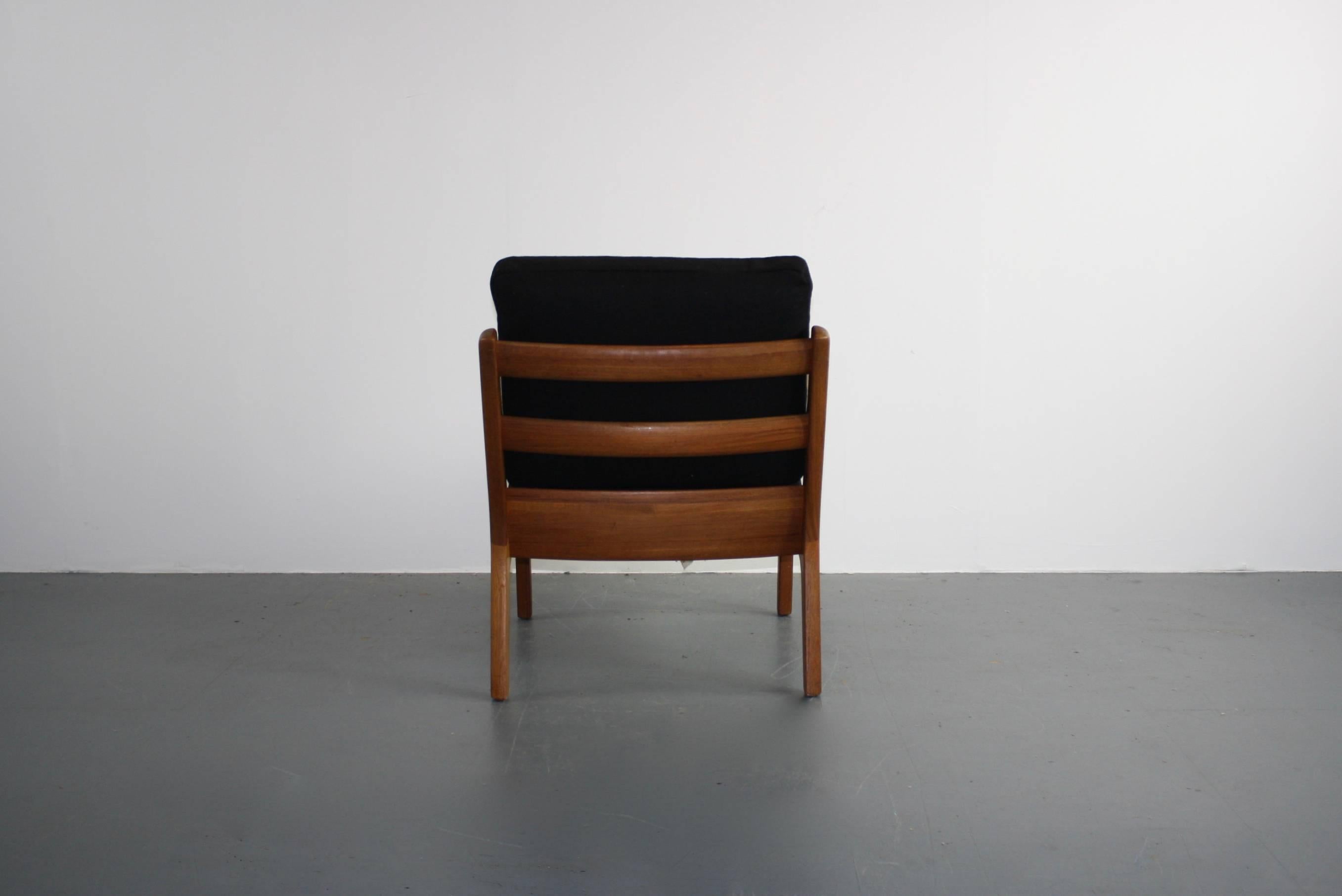Ole Wanscher for France & Son Denmark 1960s Teak Lounge Chair Black Upholstery In Good Condition For Sale In Lewes, East Sussex