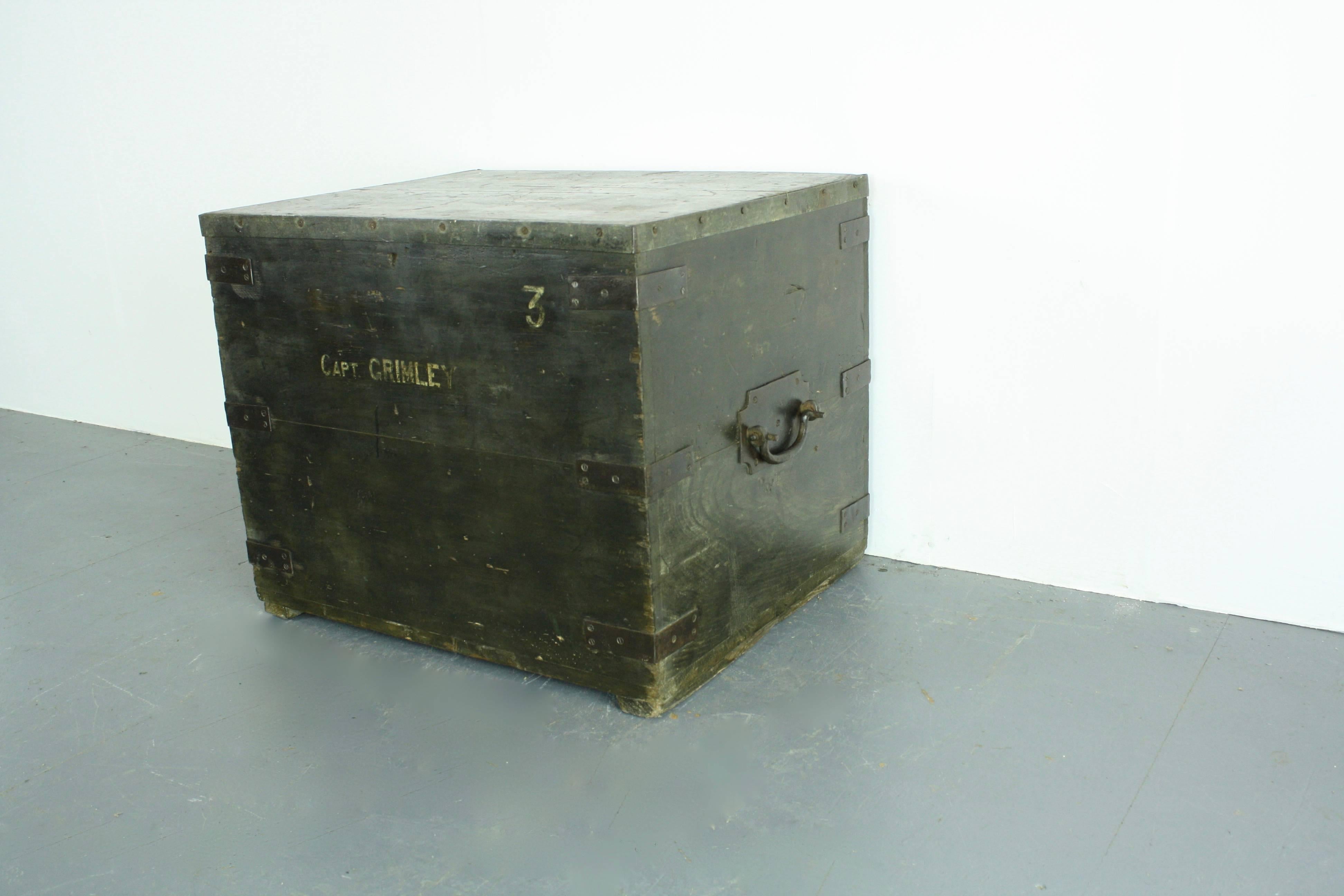 Early Victorian Sailors Trunk In Good Condition For Sale In Lewes, East Sussex