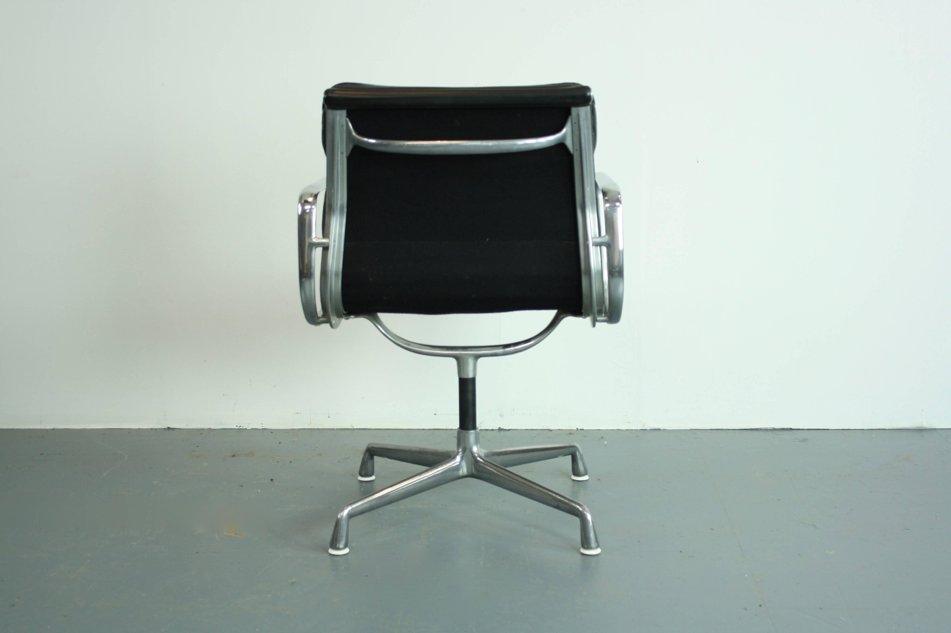 Aluminum Vintage Black Leather Eames for Herman Miller Soft Pad Aluminium Group Chair 