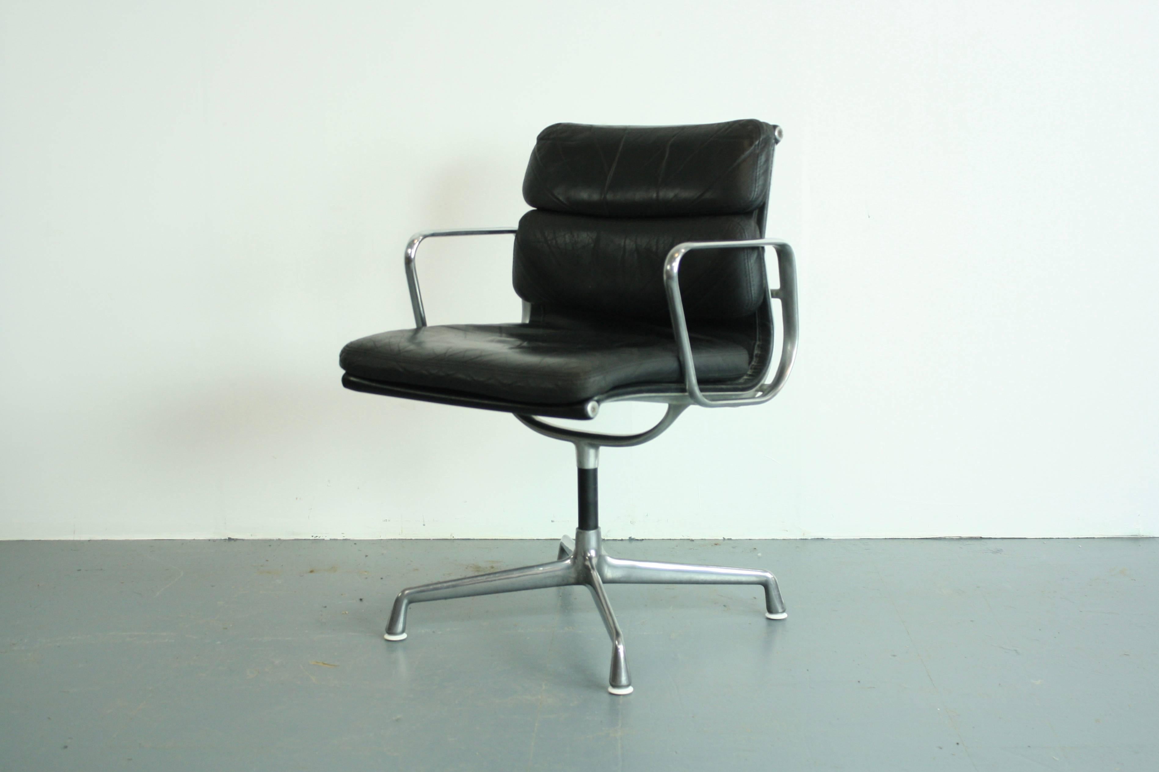 American Vintage Black Leather Eames for Herman Miller Soft Pad Aluminium Group Chair 