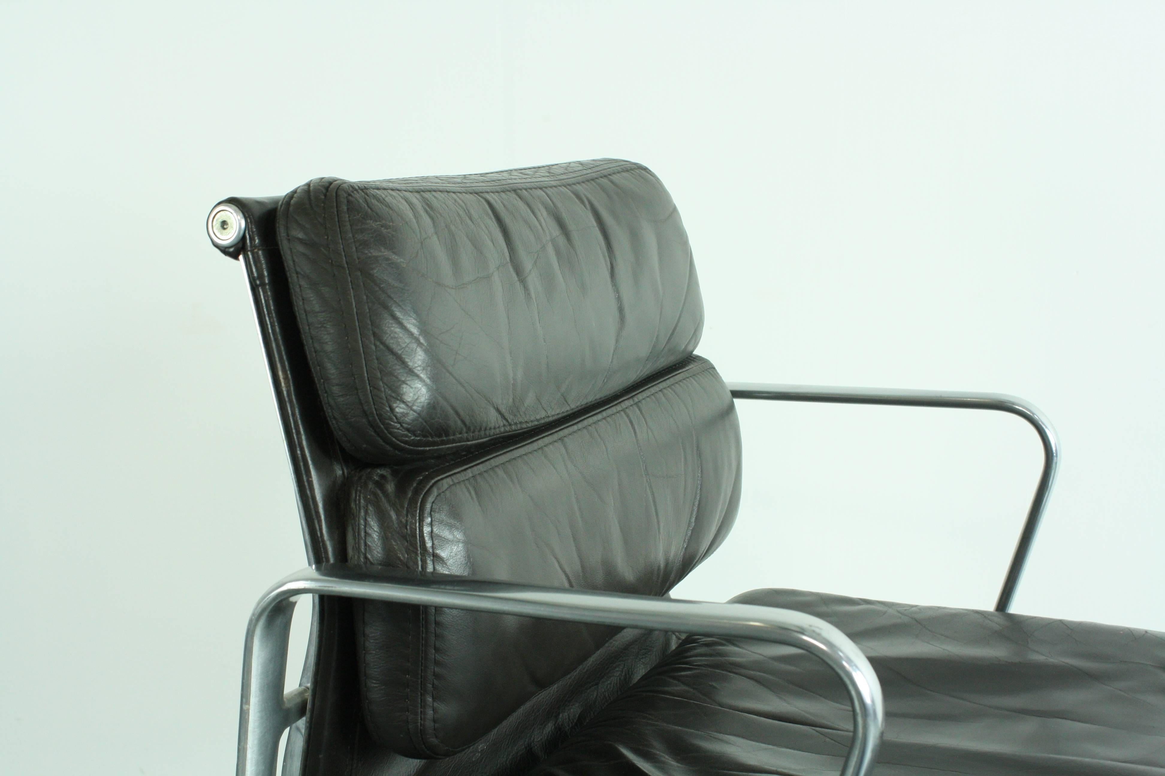 20th Century Vintage Dark Brown Leather Eames Herman Miller Soft Pad Aluminium Group Chair