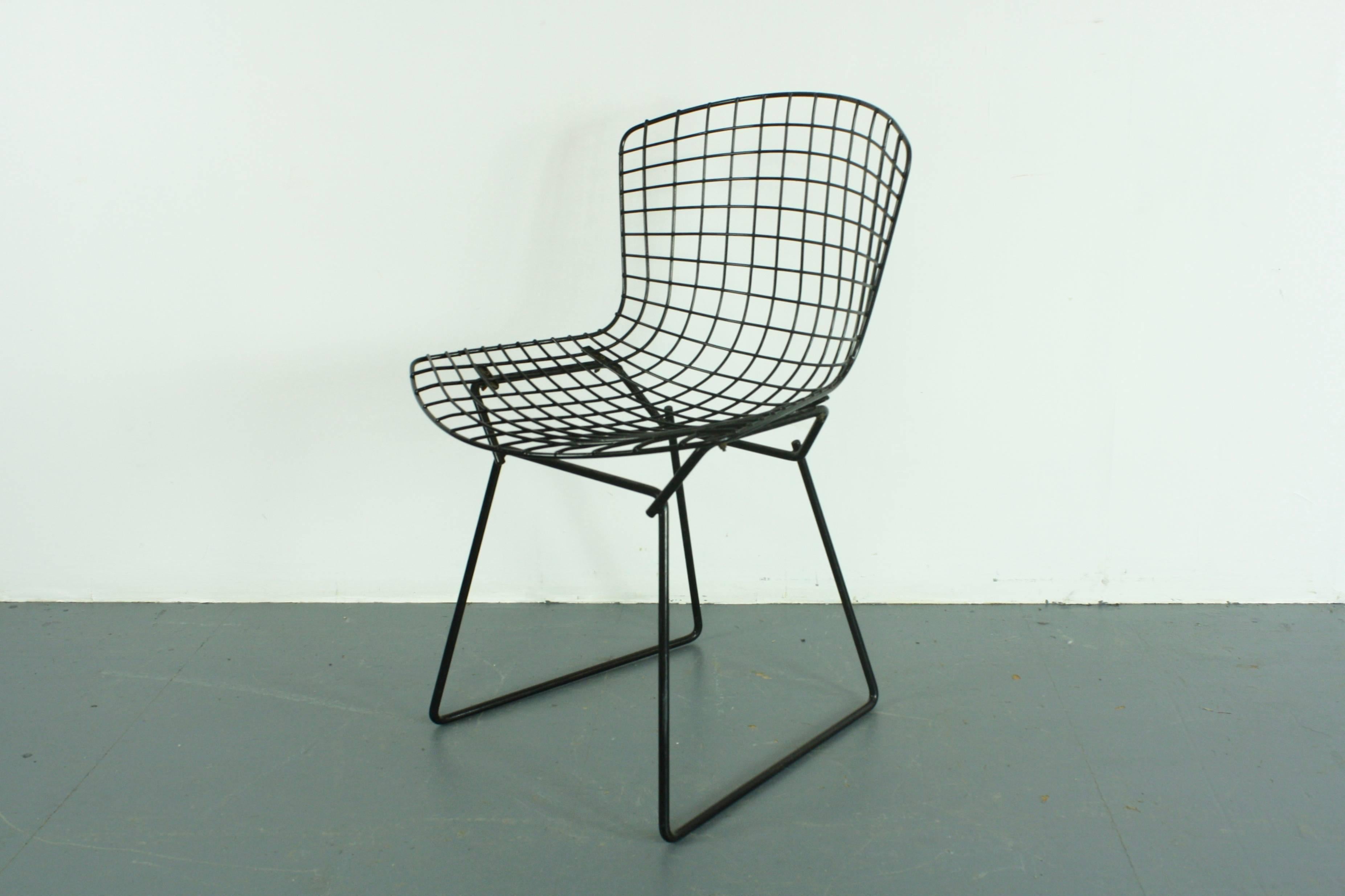 Lovely original Bertoia side chair designed by Harry Bertoia for Knoll in the 1950s. 

As Knoll say: 