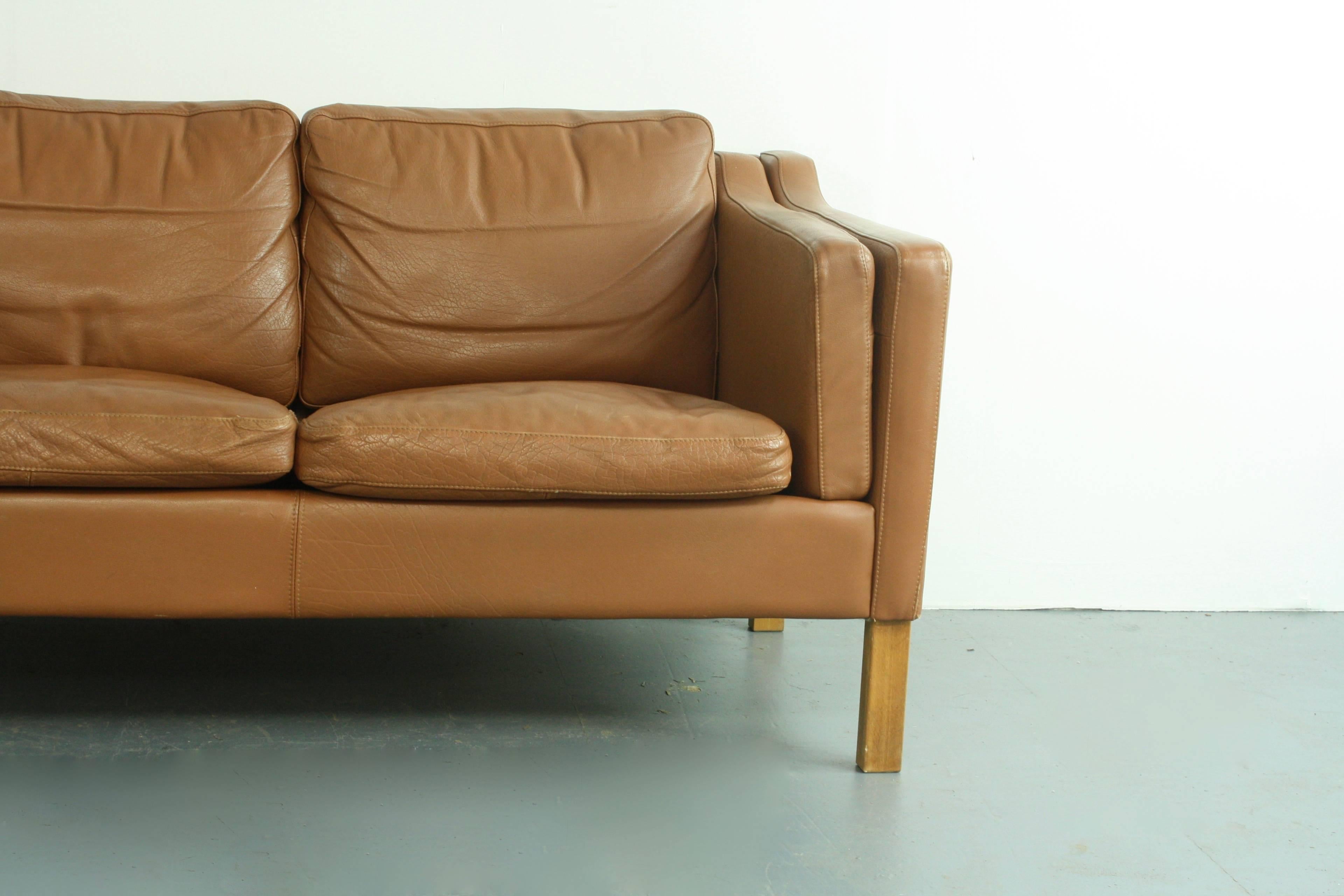 1970s Mid Brown Leather Mogensen Style Two-Seat Sofa In Good Condition In Lewes, East Sussex