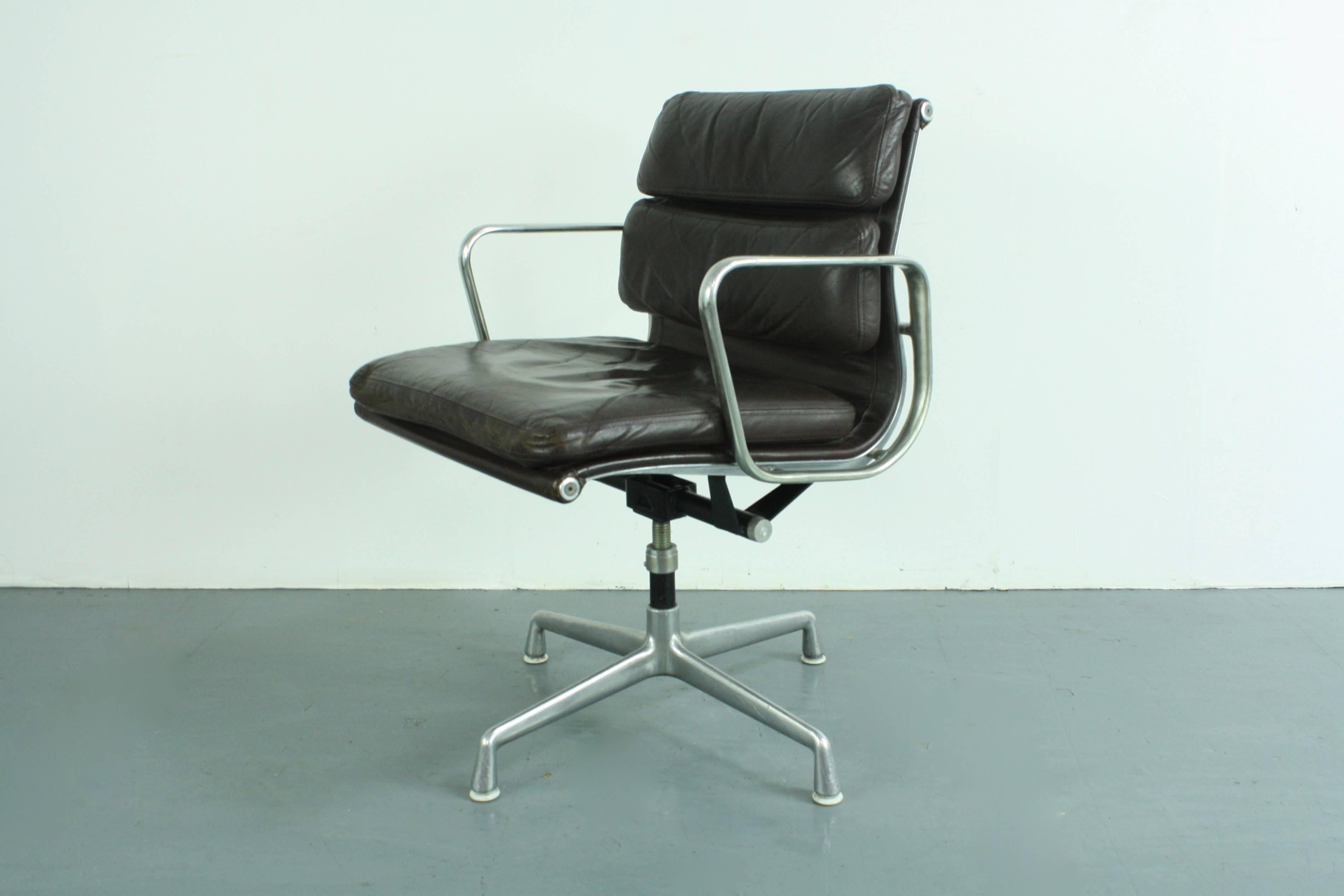 20th Century Eames Herman Miller Dark Brown Leather Soft Pad Group Chair For Sale