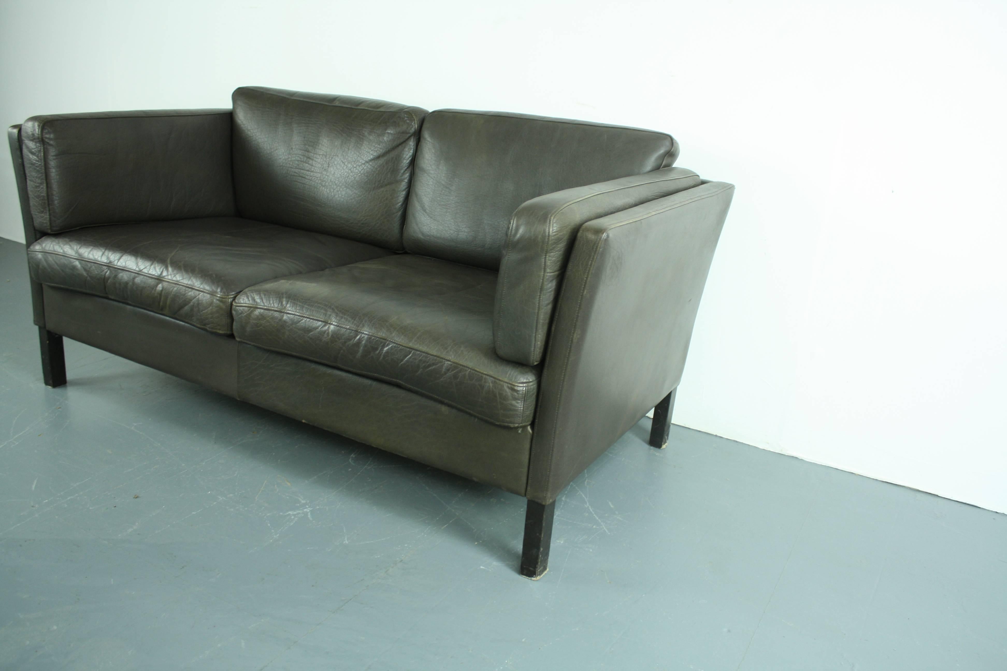 Vintage 1970s Dark Brown Leather Mogensen Style Sofa For Sale 1