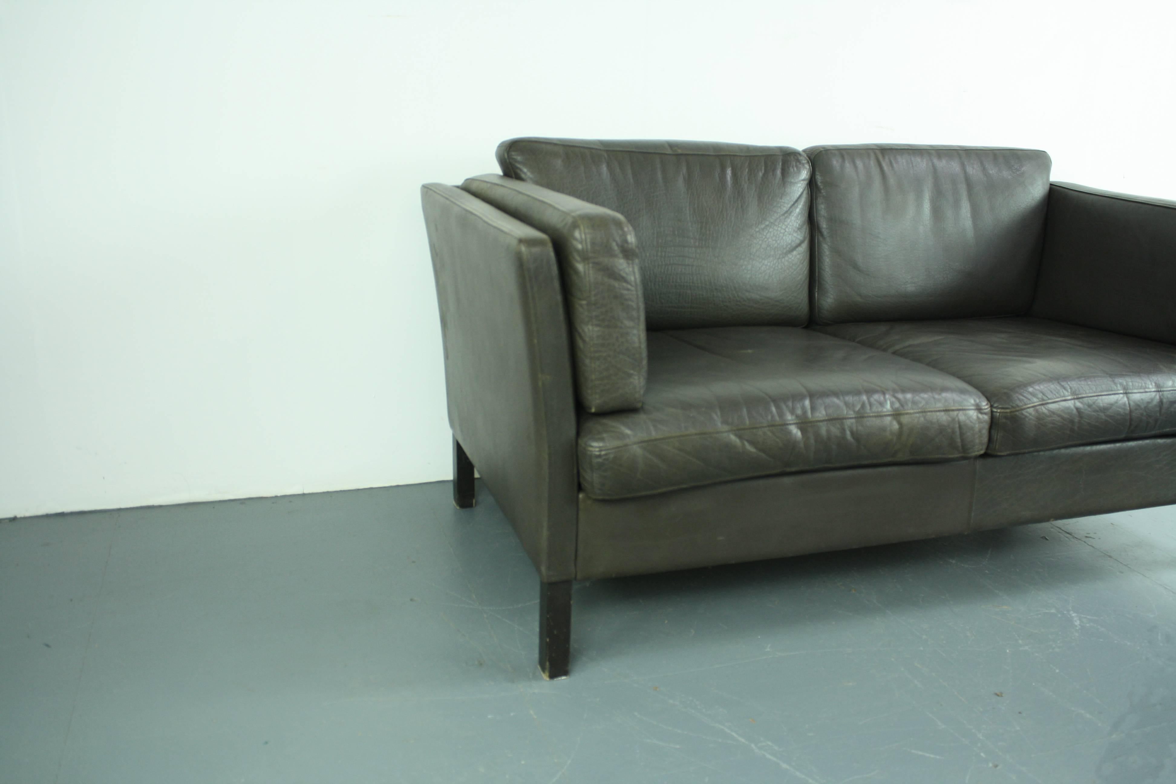 Vintage 1970s Dark Brown Leather Mogensen Style Sofa For Sale 2