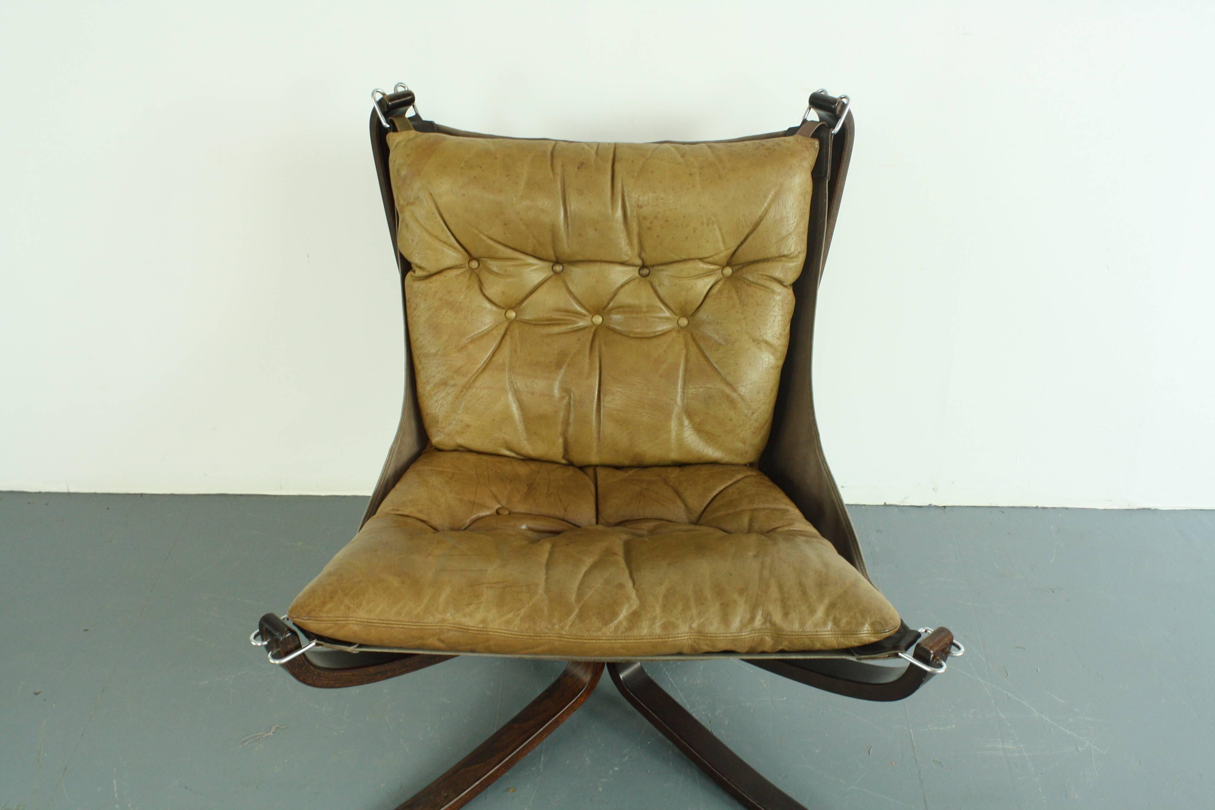 1970s Low Back Leather and Rosewood Falcon Chair Designed by Sigurd Resell In Good Condition For Sale In Lewes, East Sussex